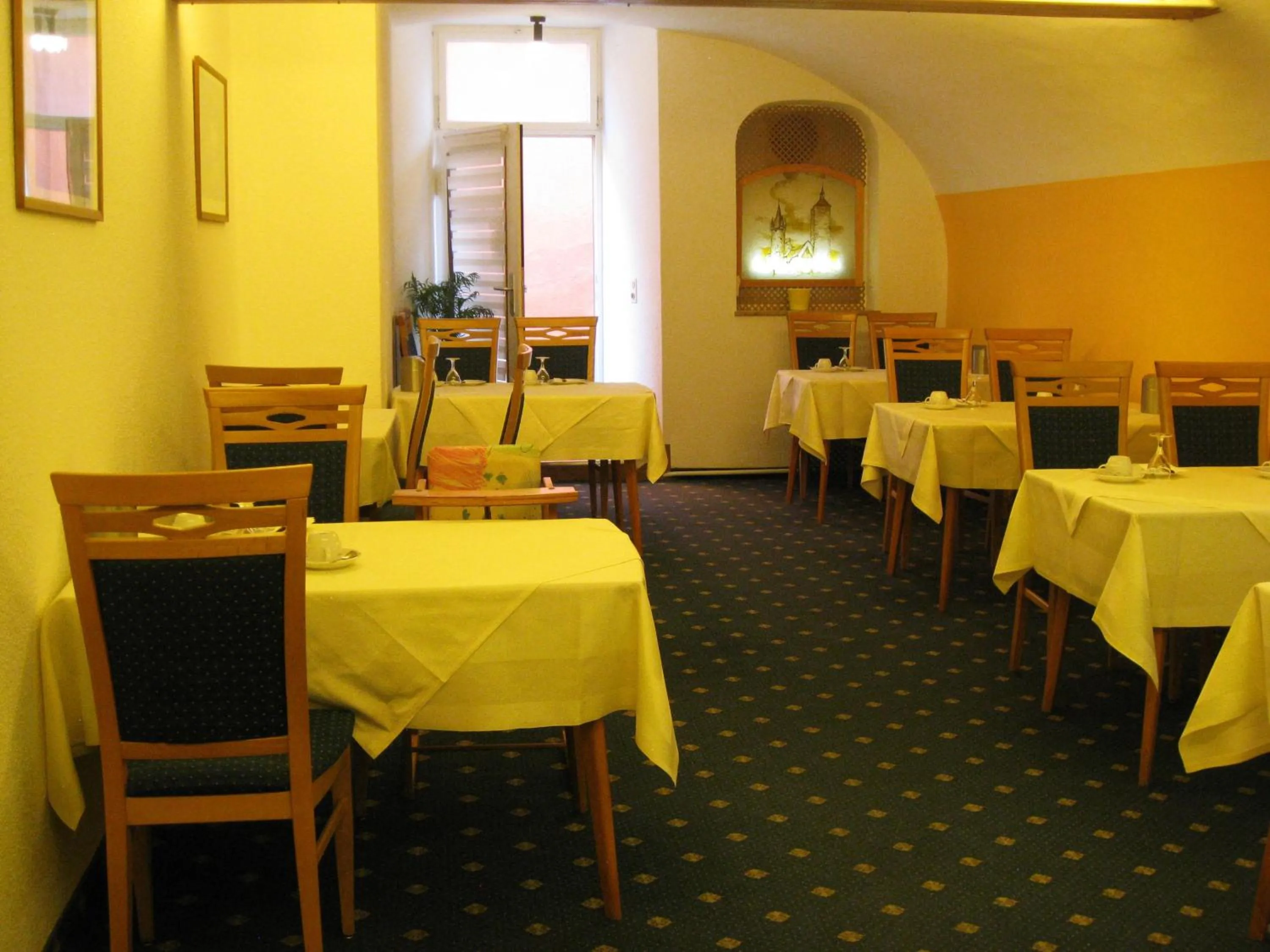 Restaurant/places to eat in Hotel Möve garni