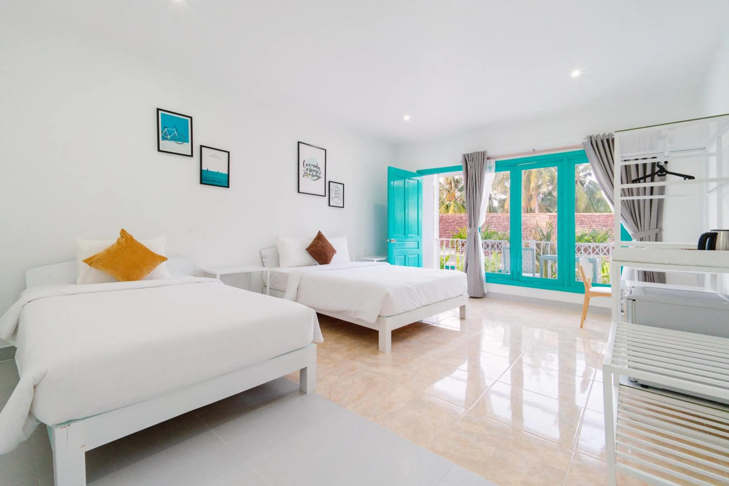 Bedroom, Bed in Philip Bungalow