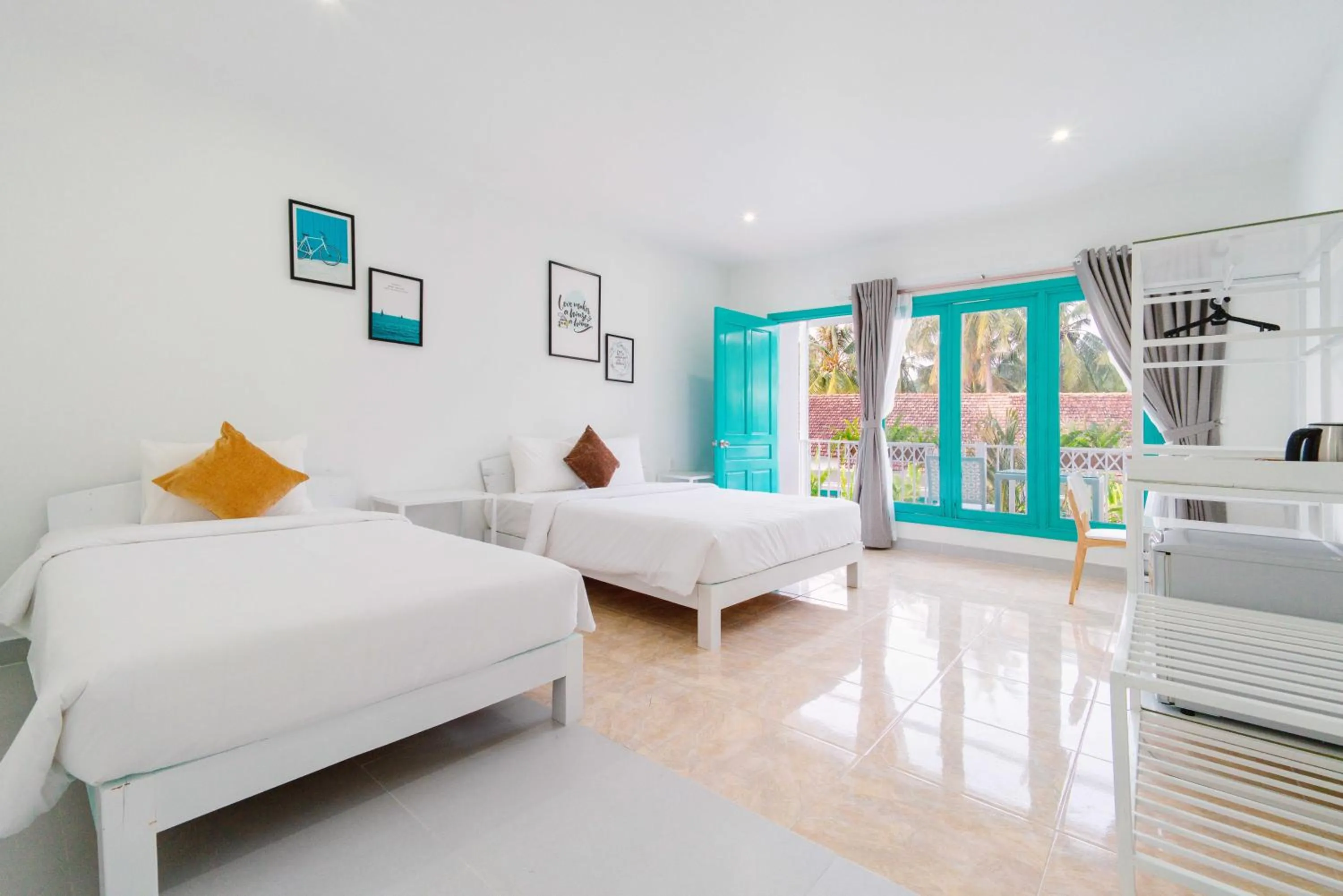 Bedroom, Bed in Philip Bungalow