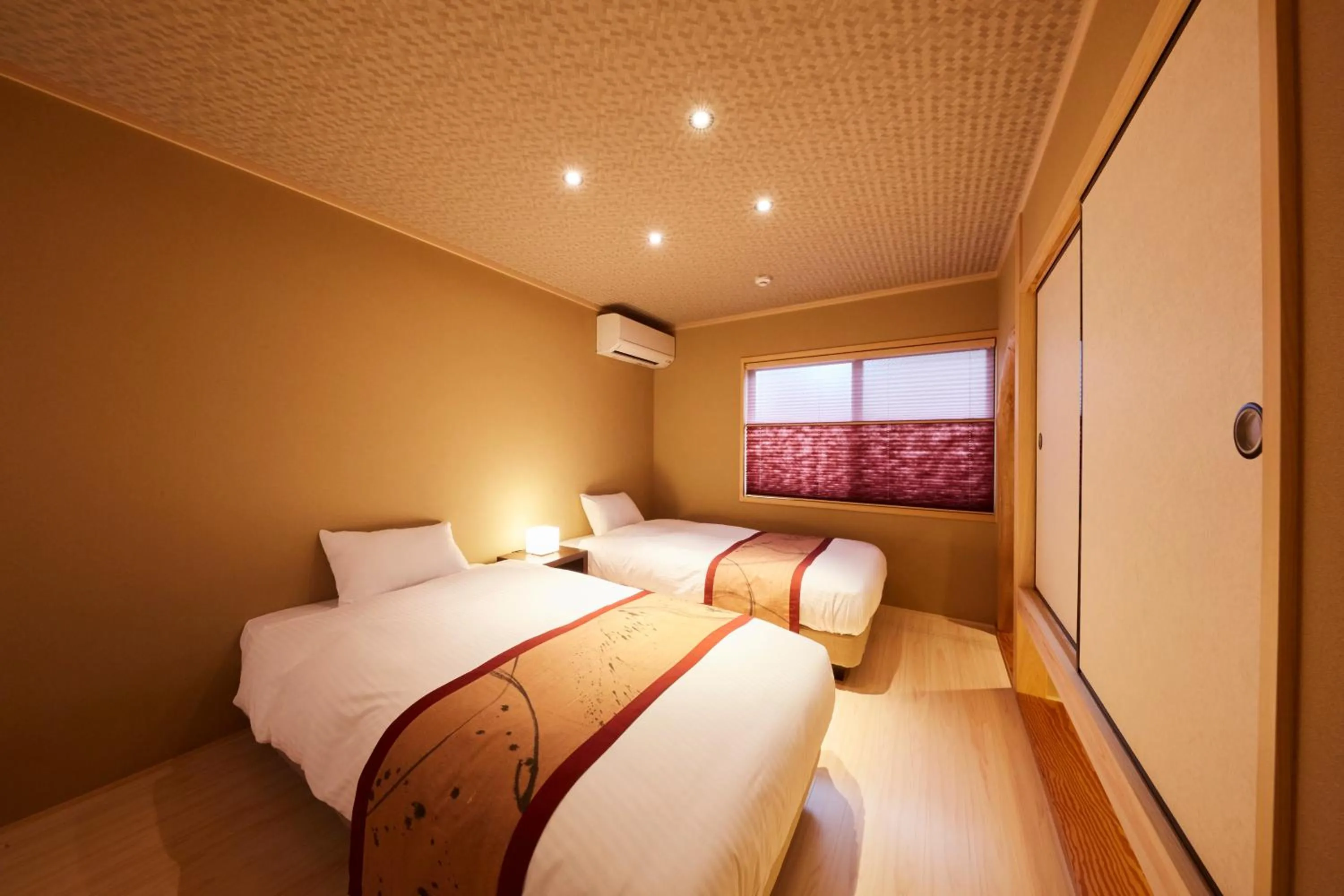 Bedroom, Bed in Rinn Miyagawacho Tsubaki