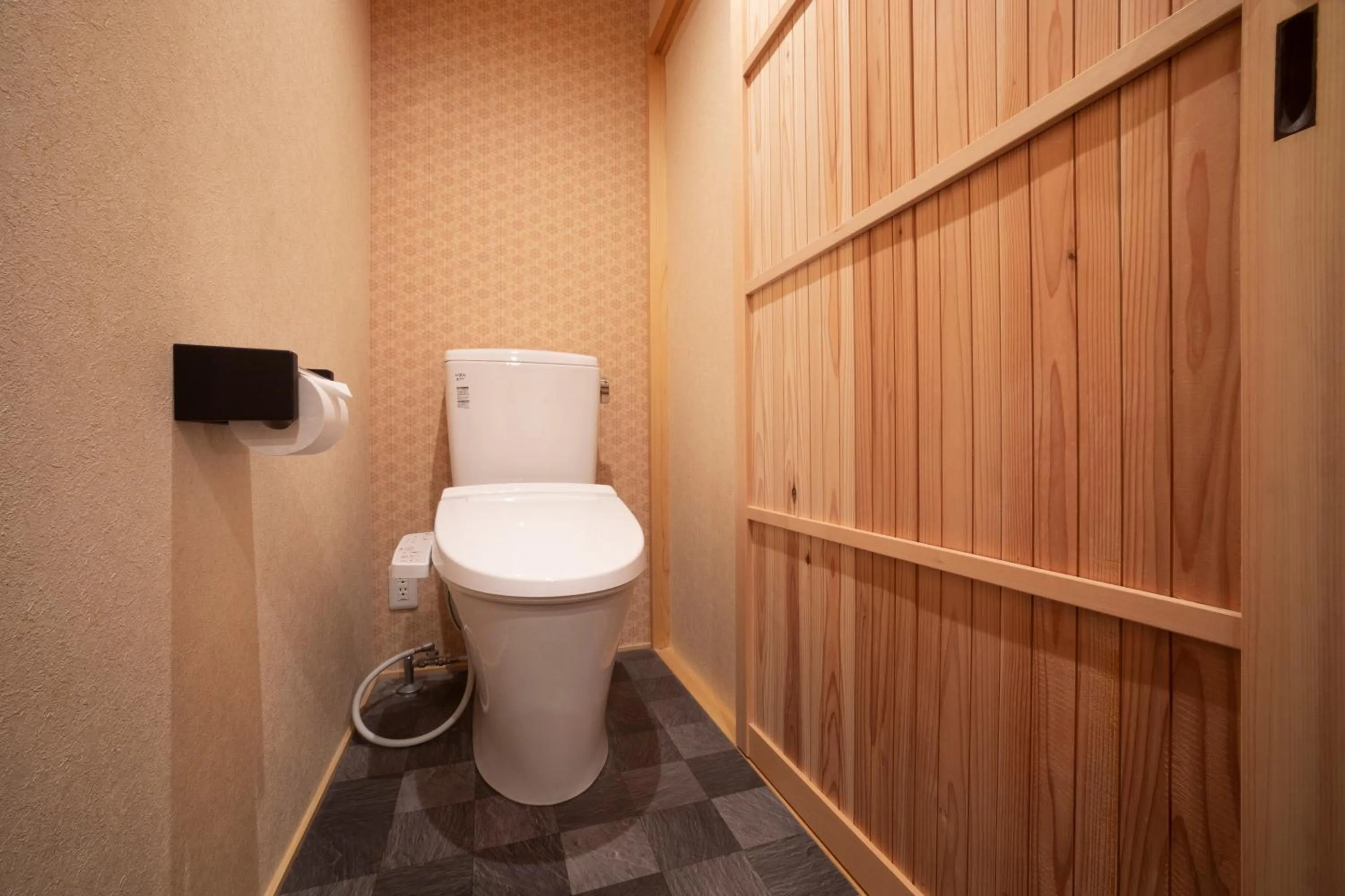 Toilet in Rinn Miyagawacho Tsubaki