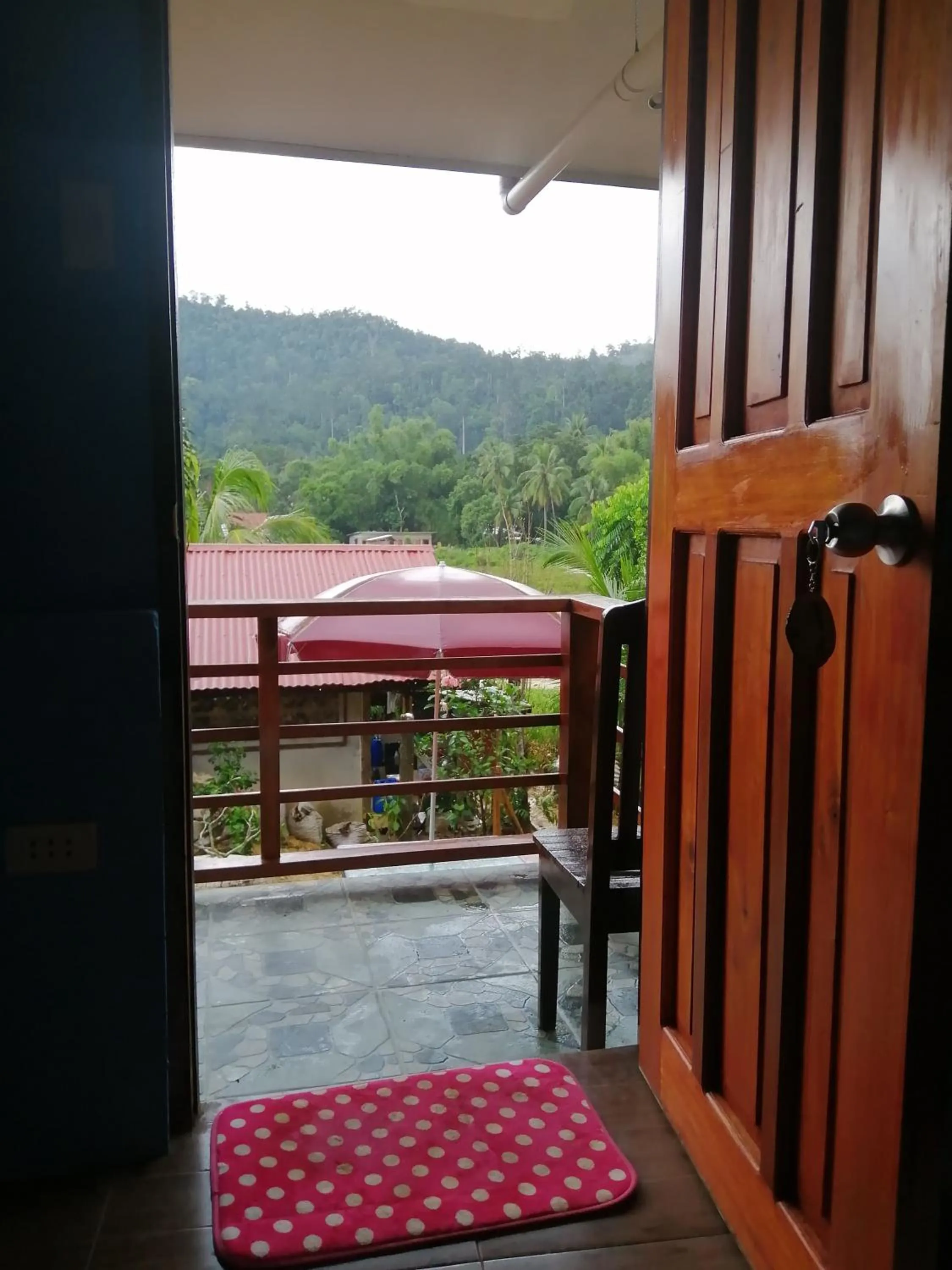 MiL's Hillside Tourist Inn