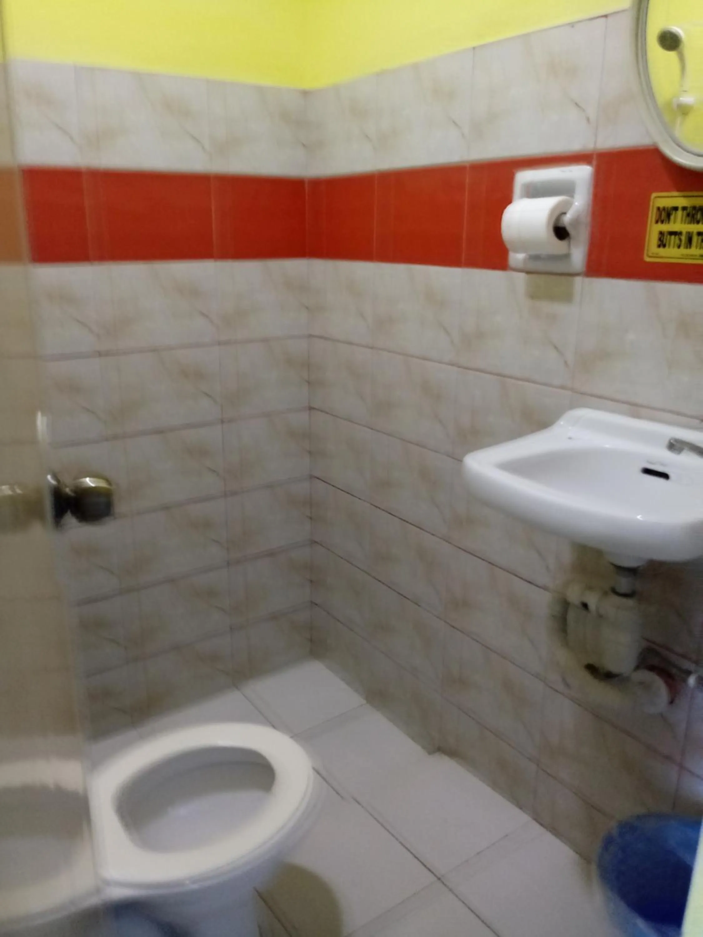 MiL's Hillside Tourist Inn