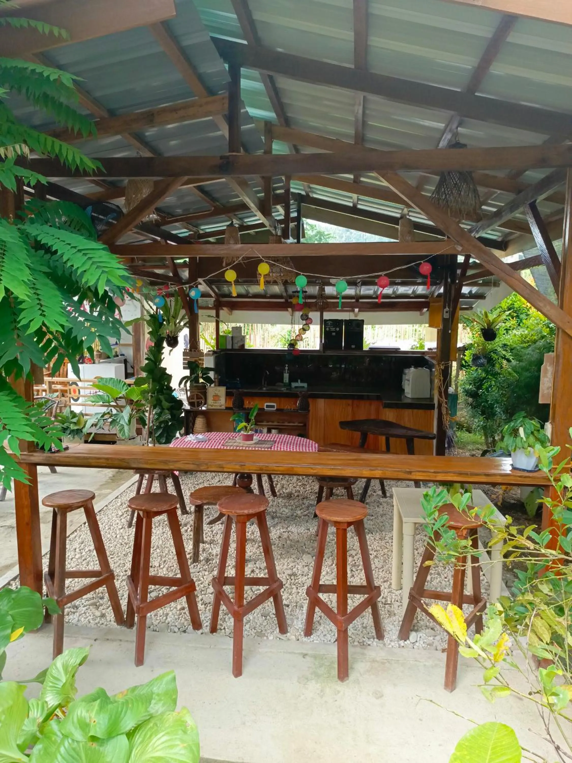 MiL's Hillside Tourist Inn