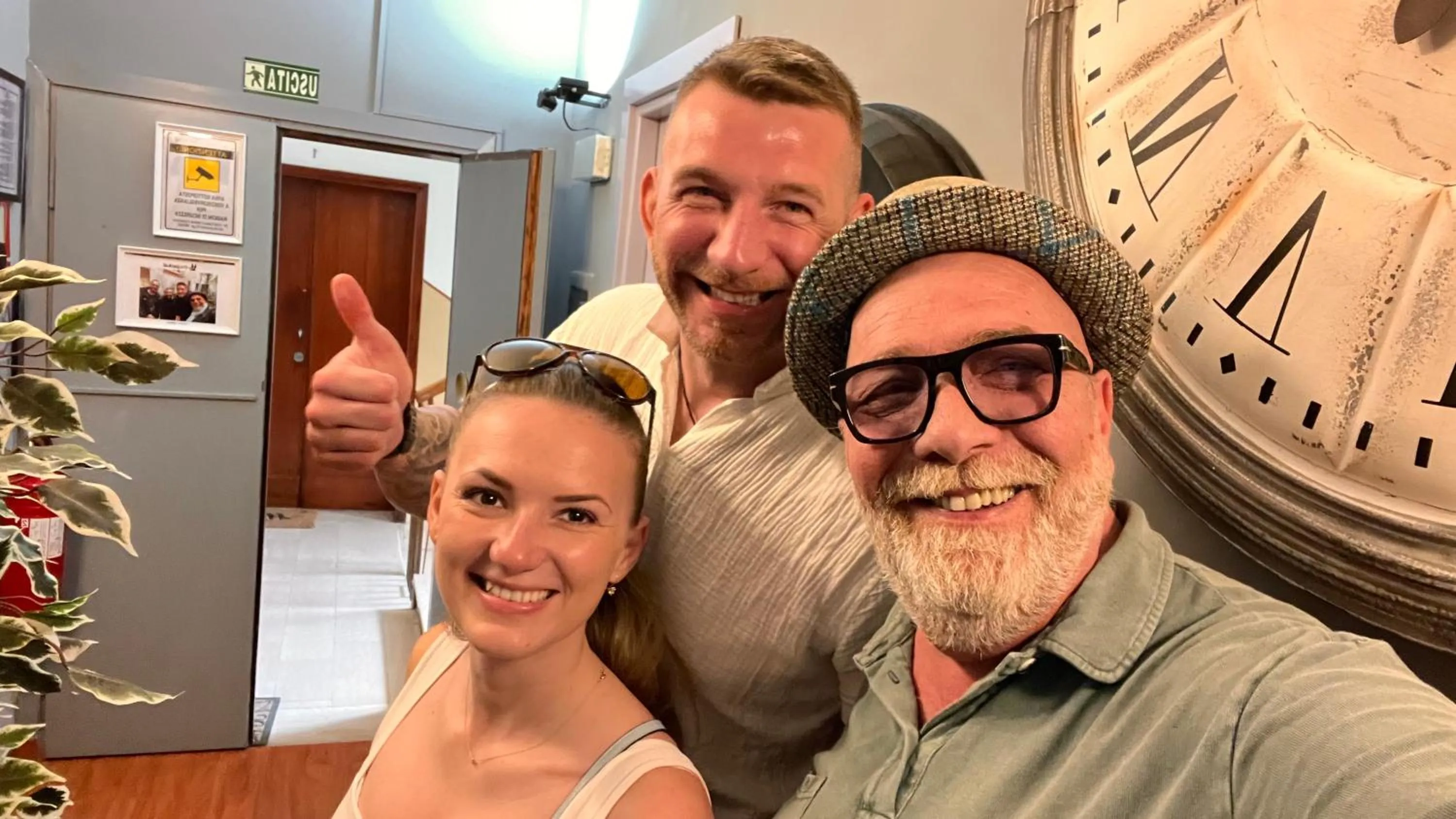 group of guests in BOBOTEL Rooms in City Center