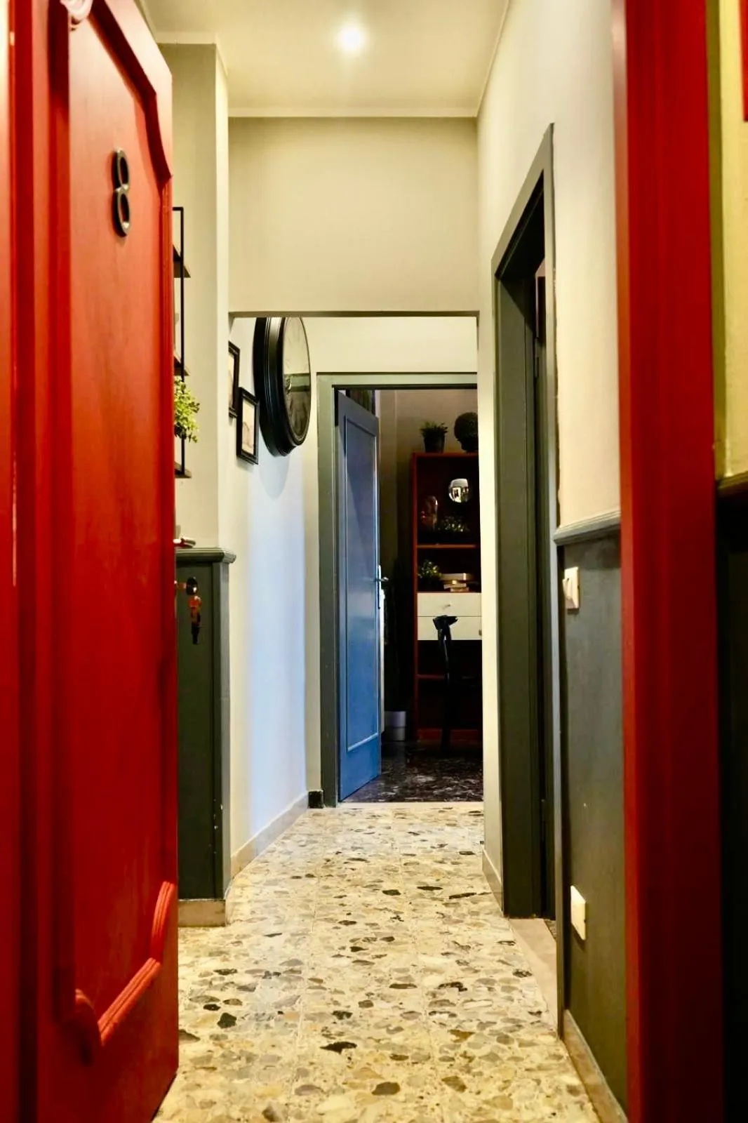 Lobby or reception in BOBOTEL Rooms in City Center