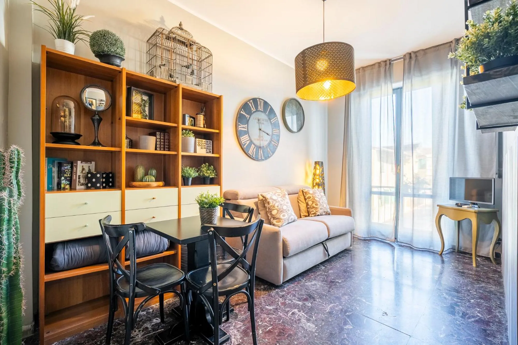 Seating area in BOBOTEL ROOMS City Center