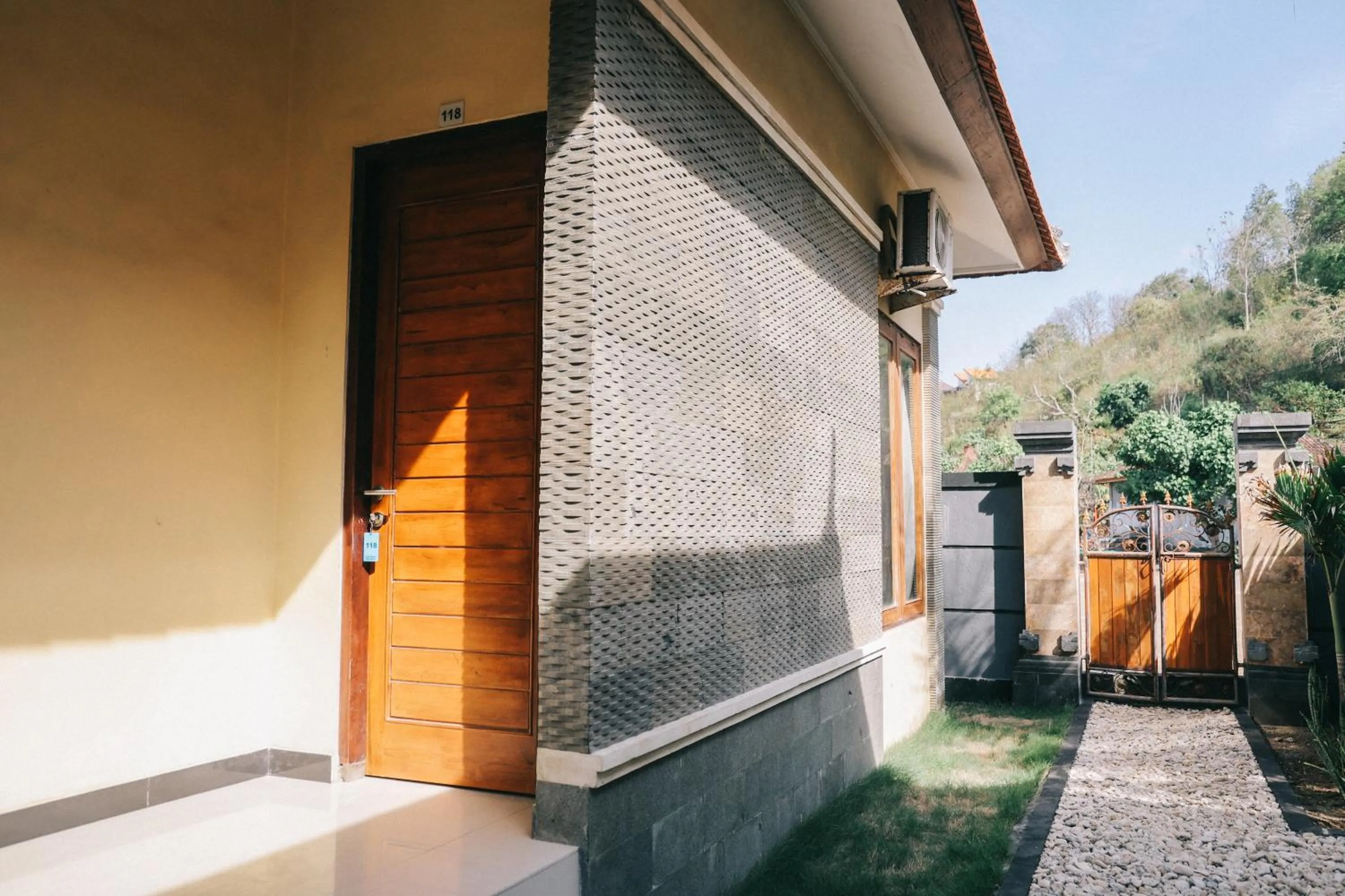 Property building in Cave Beach Bungalow