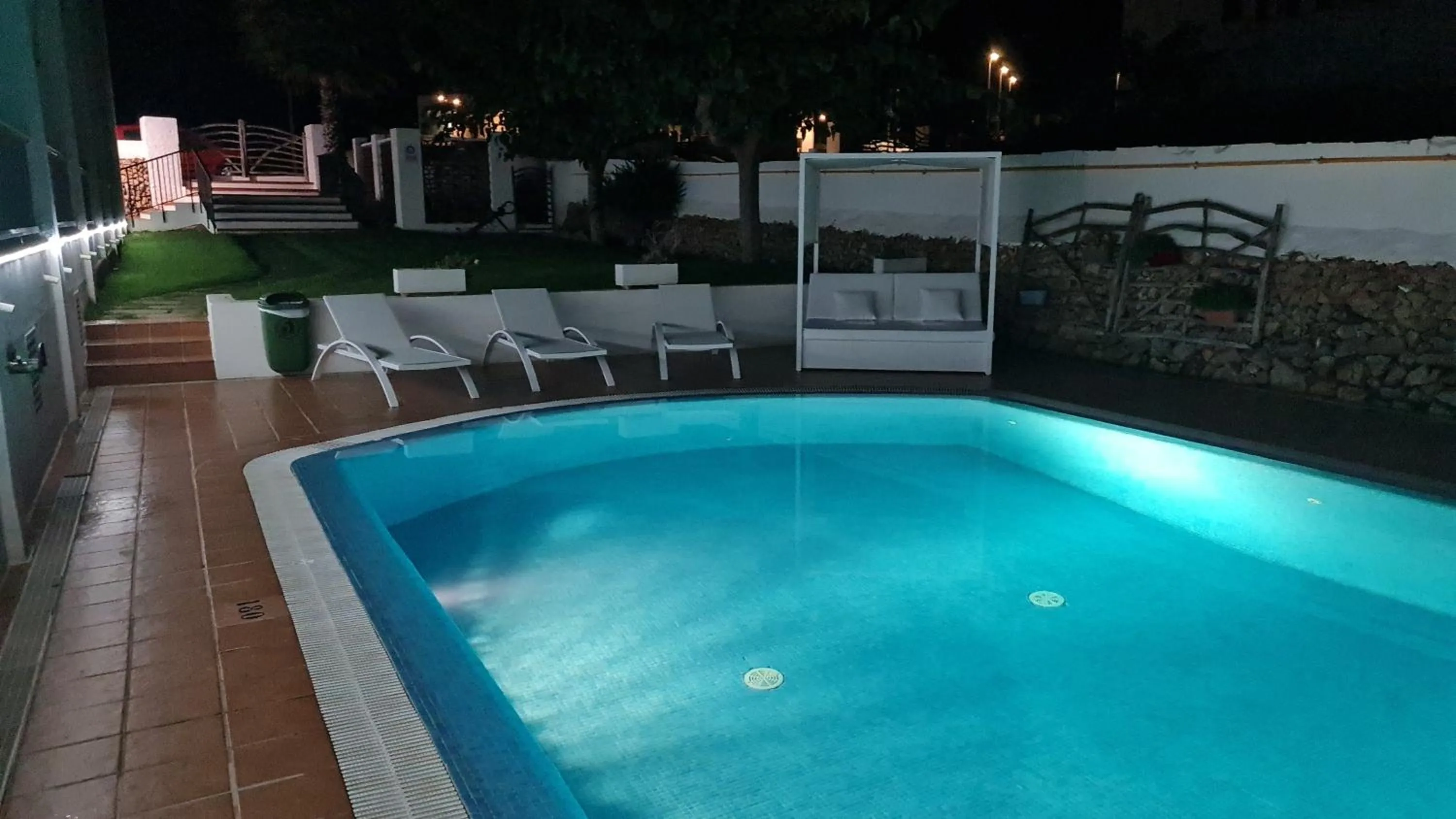Swimming pool in Hostal S'Algaret