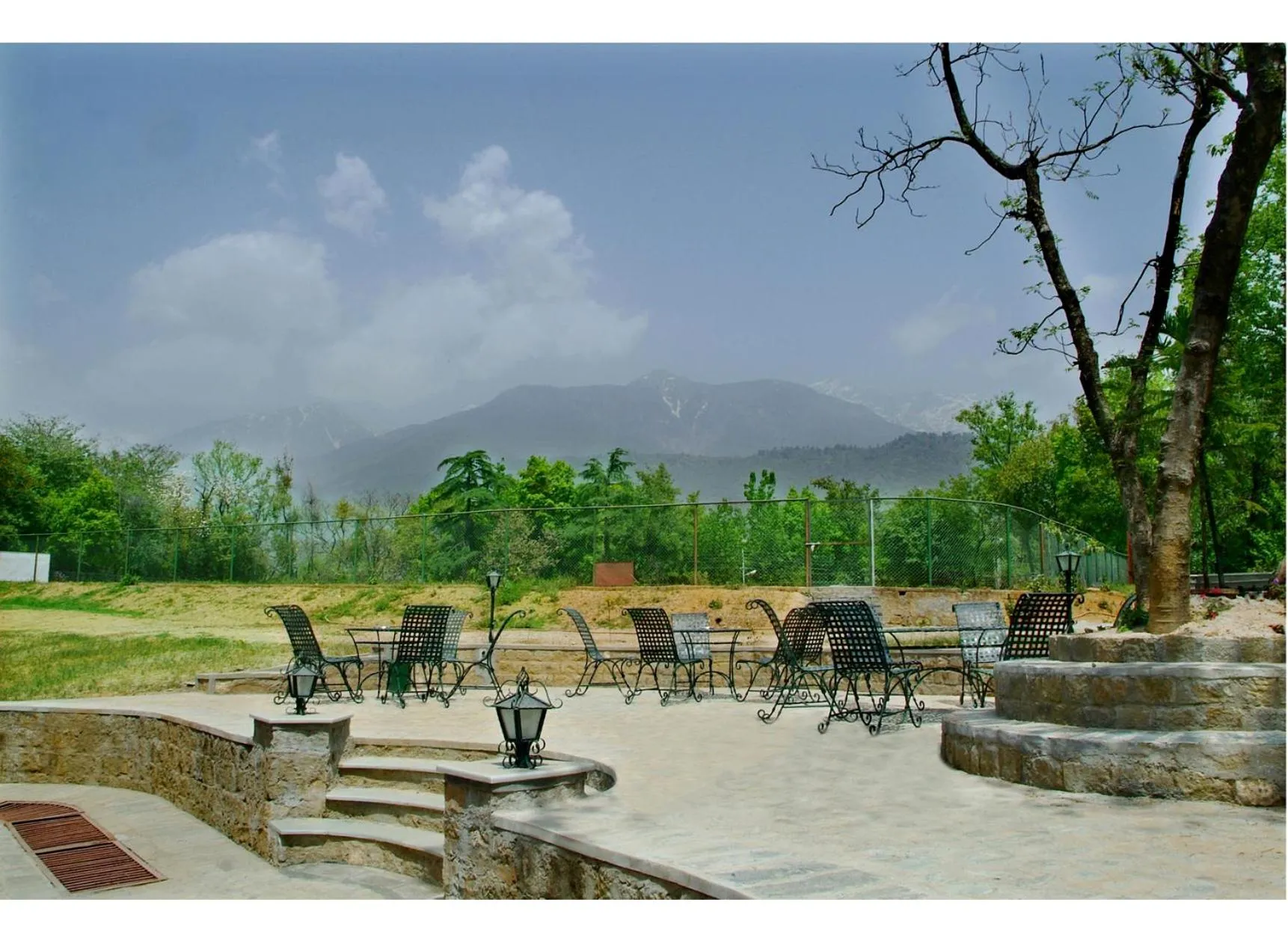 Garden in WelcomHeritage Taragarh Palace