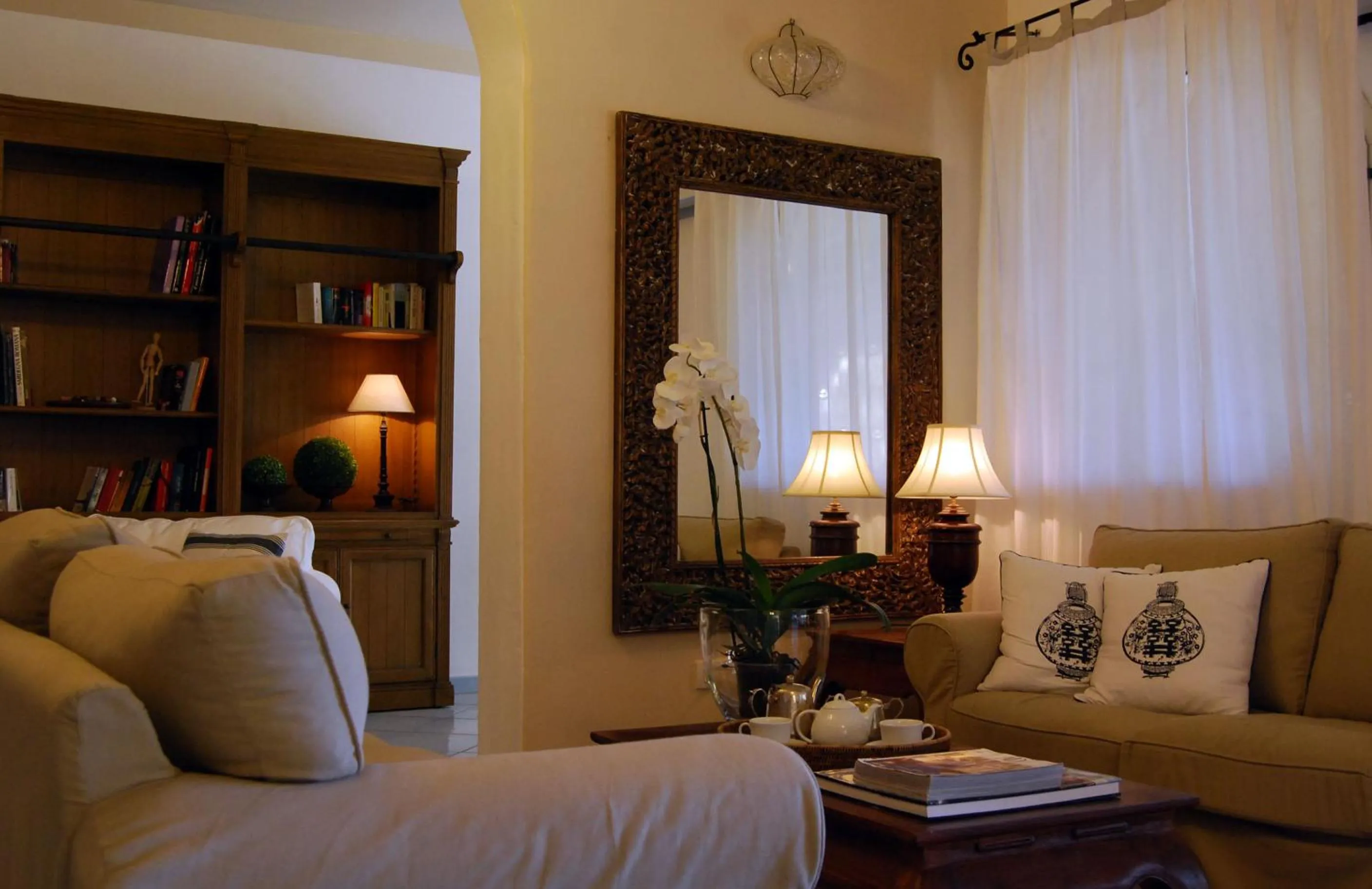 Lounge or bar in Boutique Hotel Su Sergenti