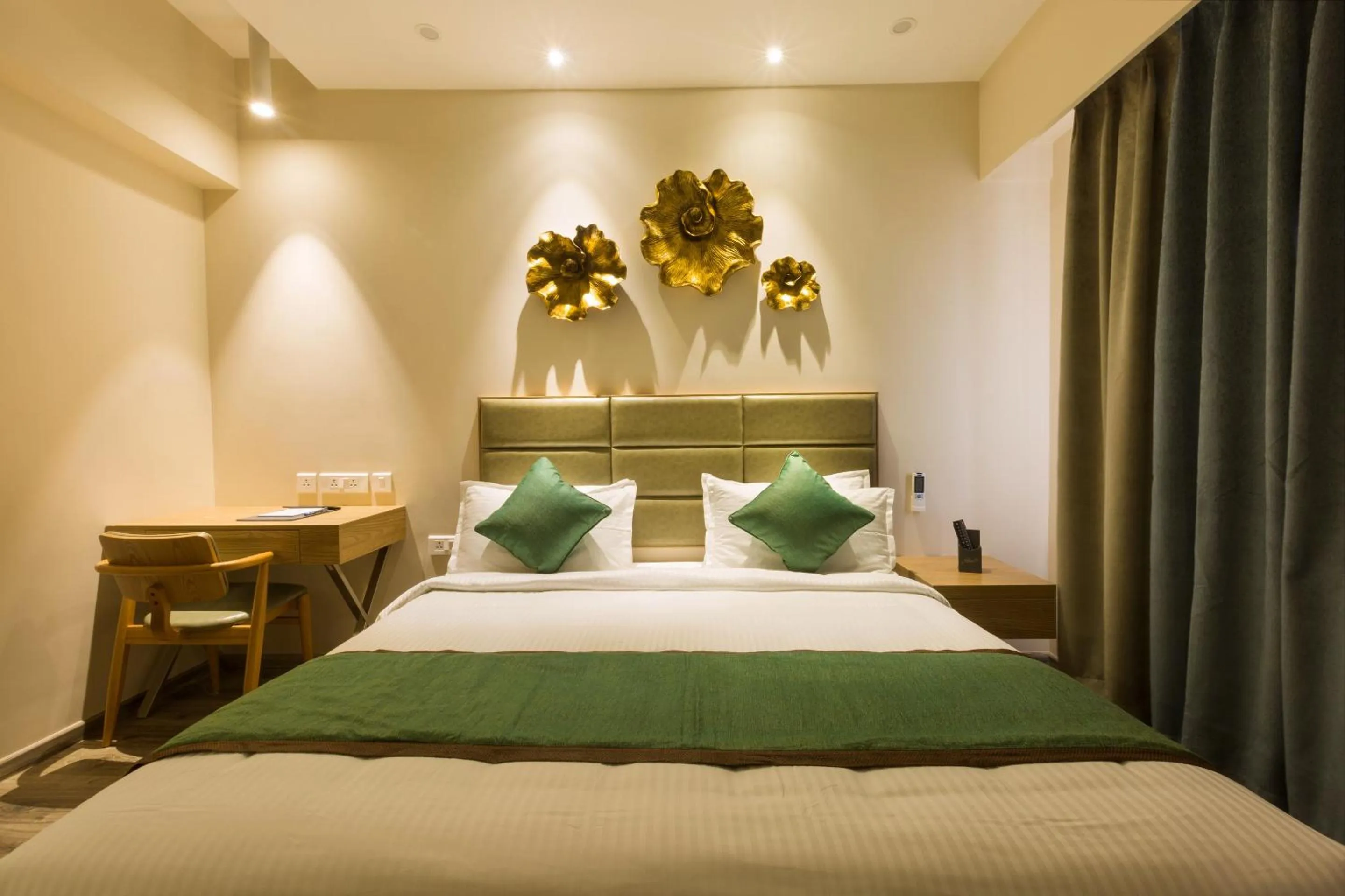 Bed in Floressa Randa Business Hotel