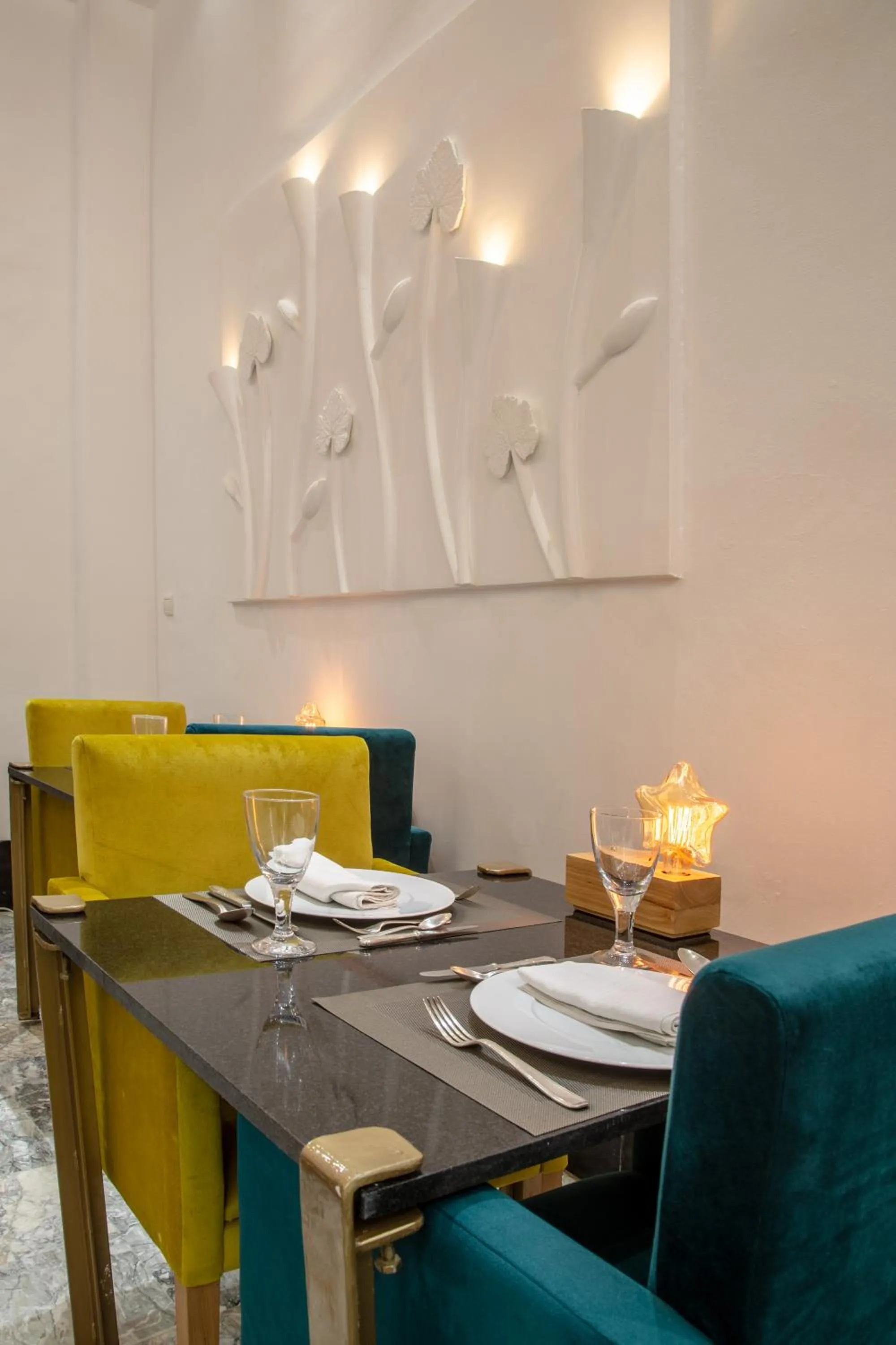 Restaurant/places to eat in La Maison Maure