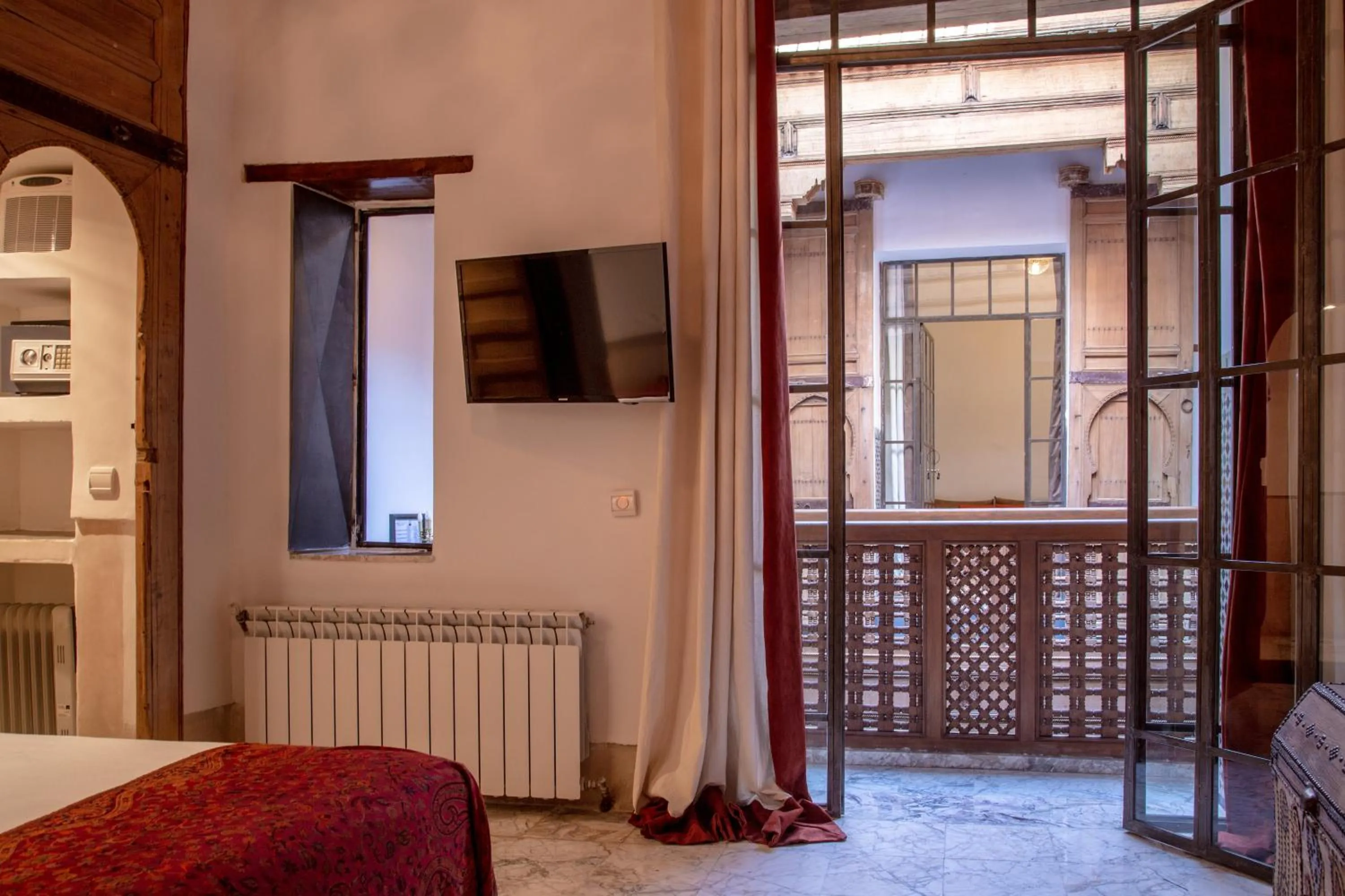 TV and multimedia in La Maison Maure