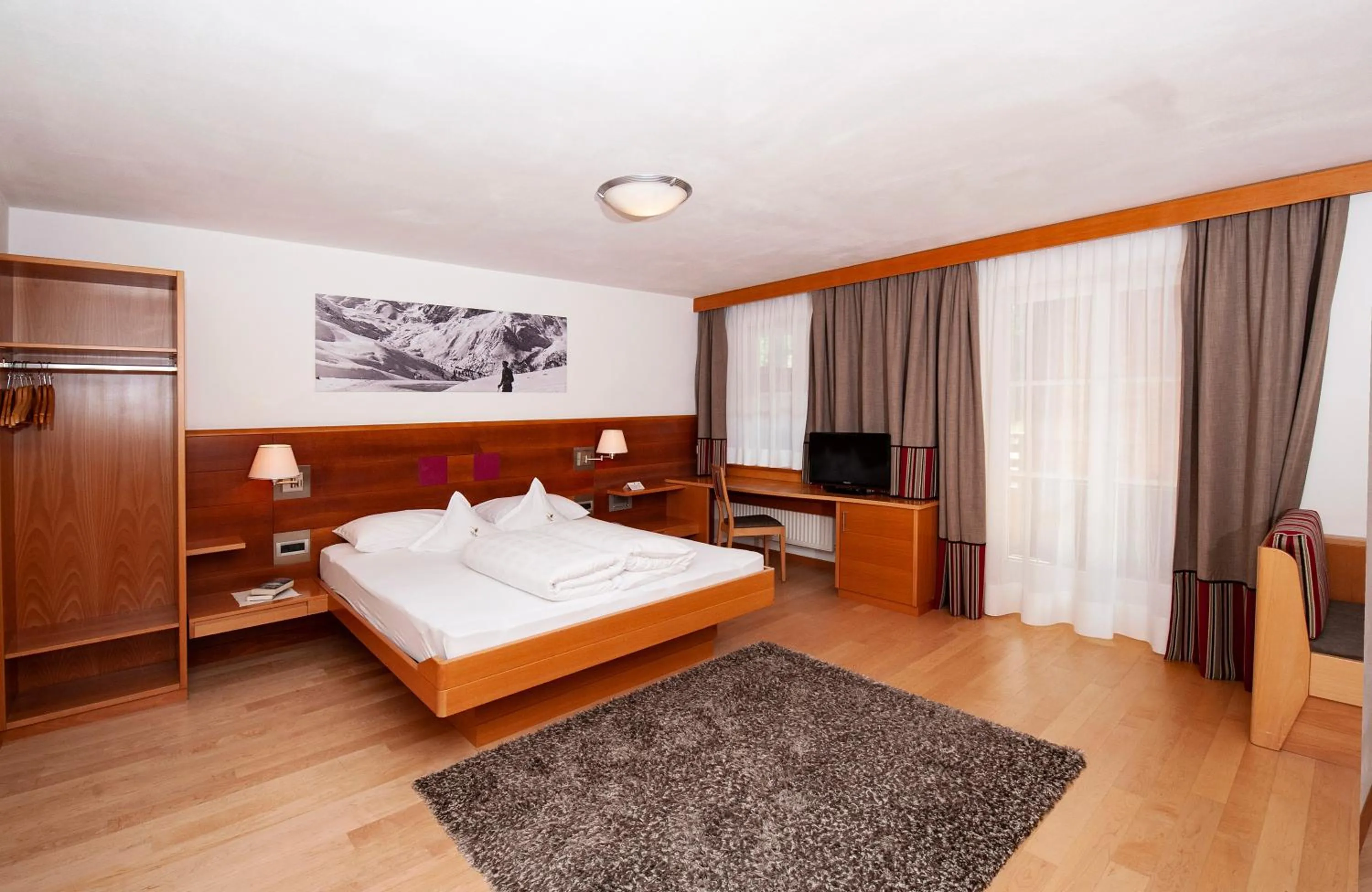 Photo of the whole room, Bed in Hotel Eller