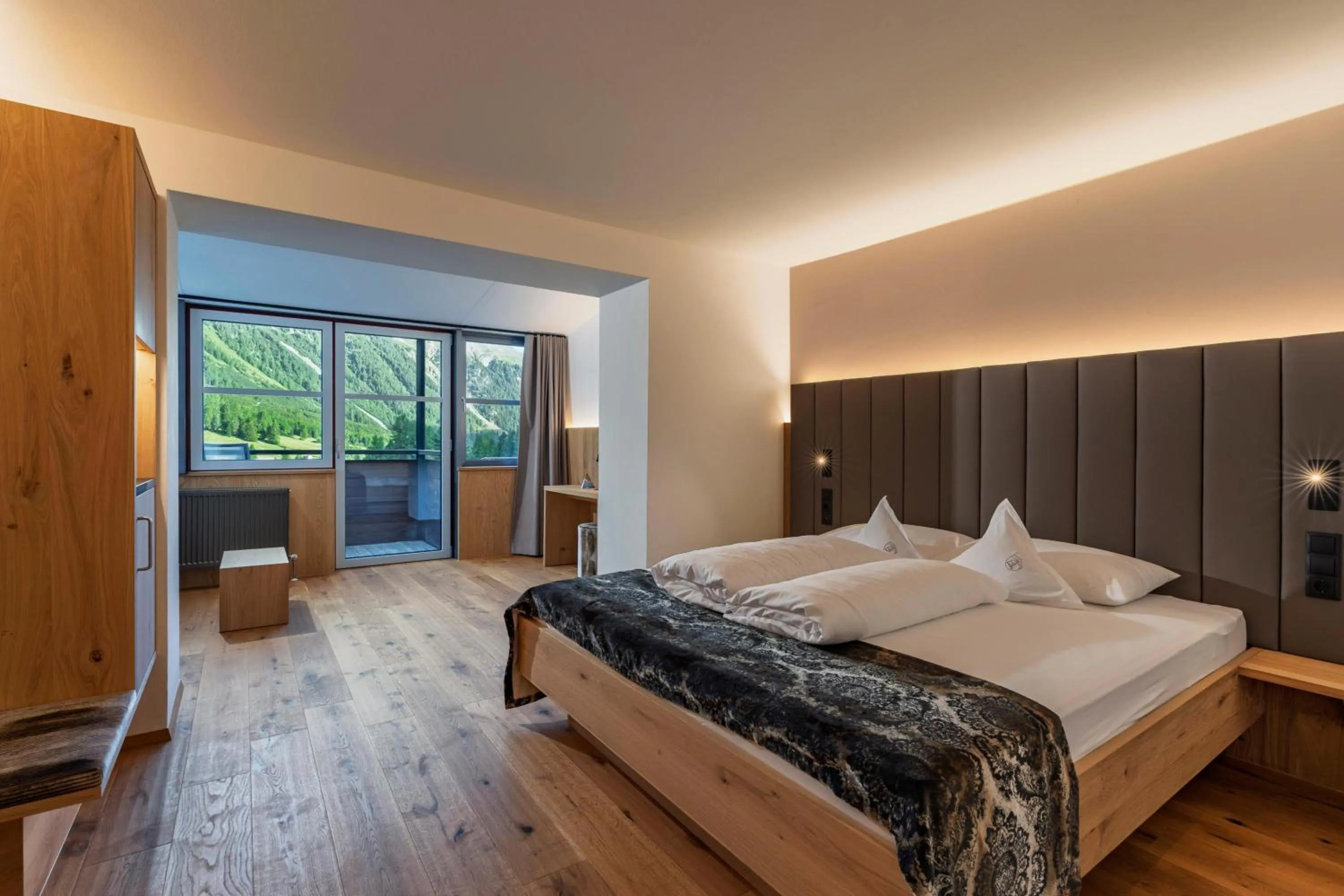 Photo of the whole room, Bed in Hotel Eller