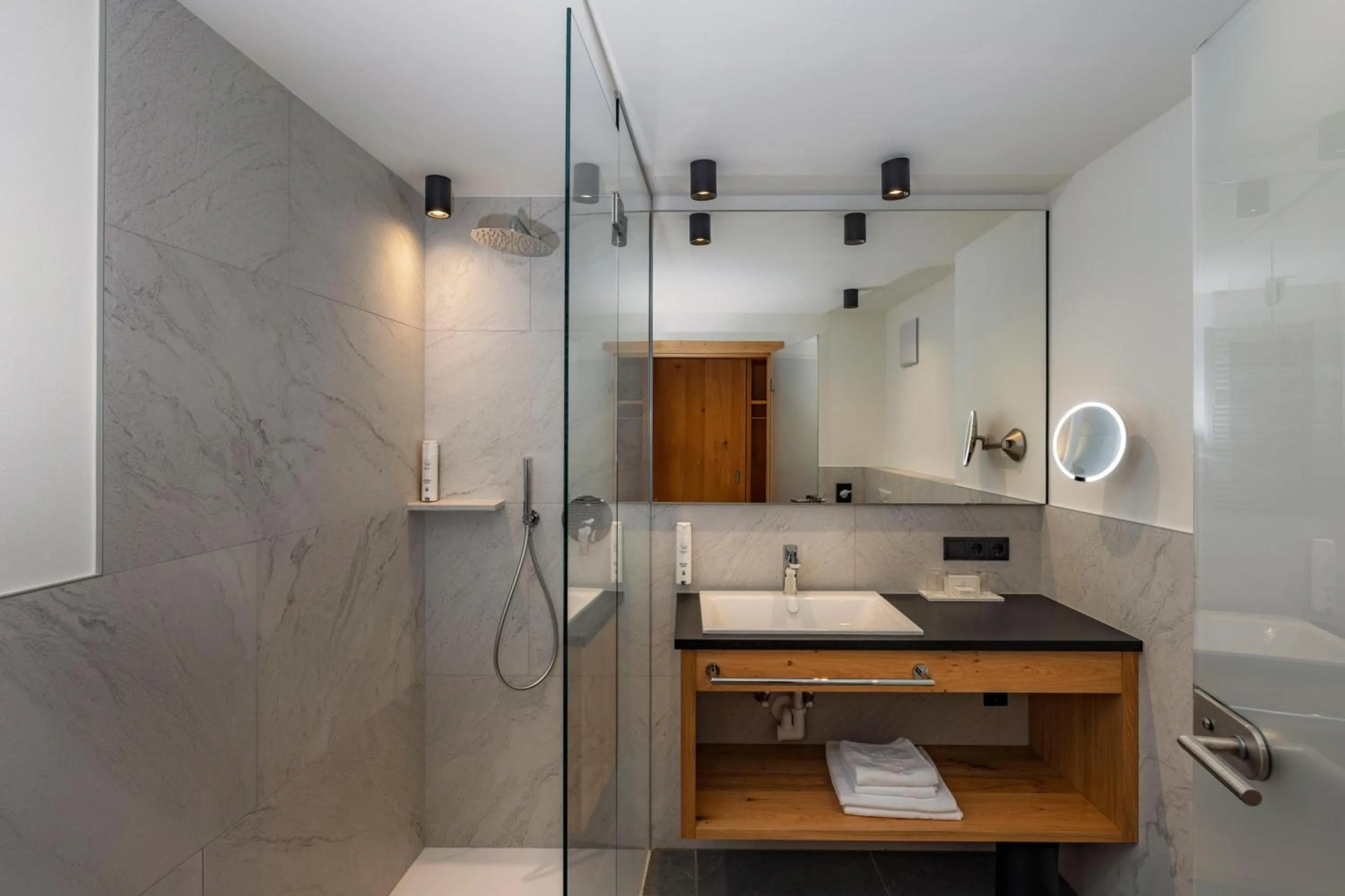 Bathroom in Hotel Eller