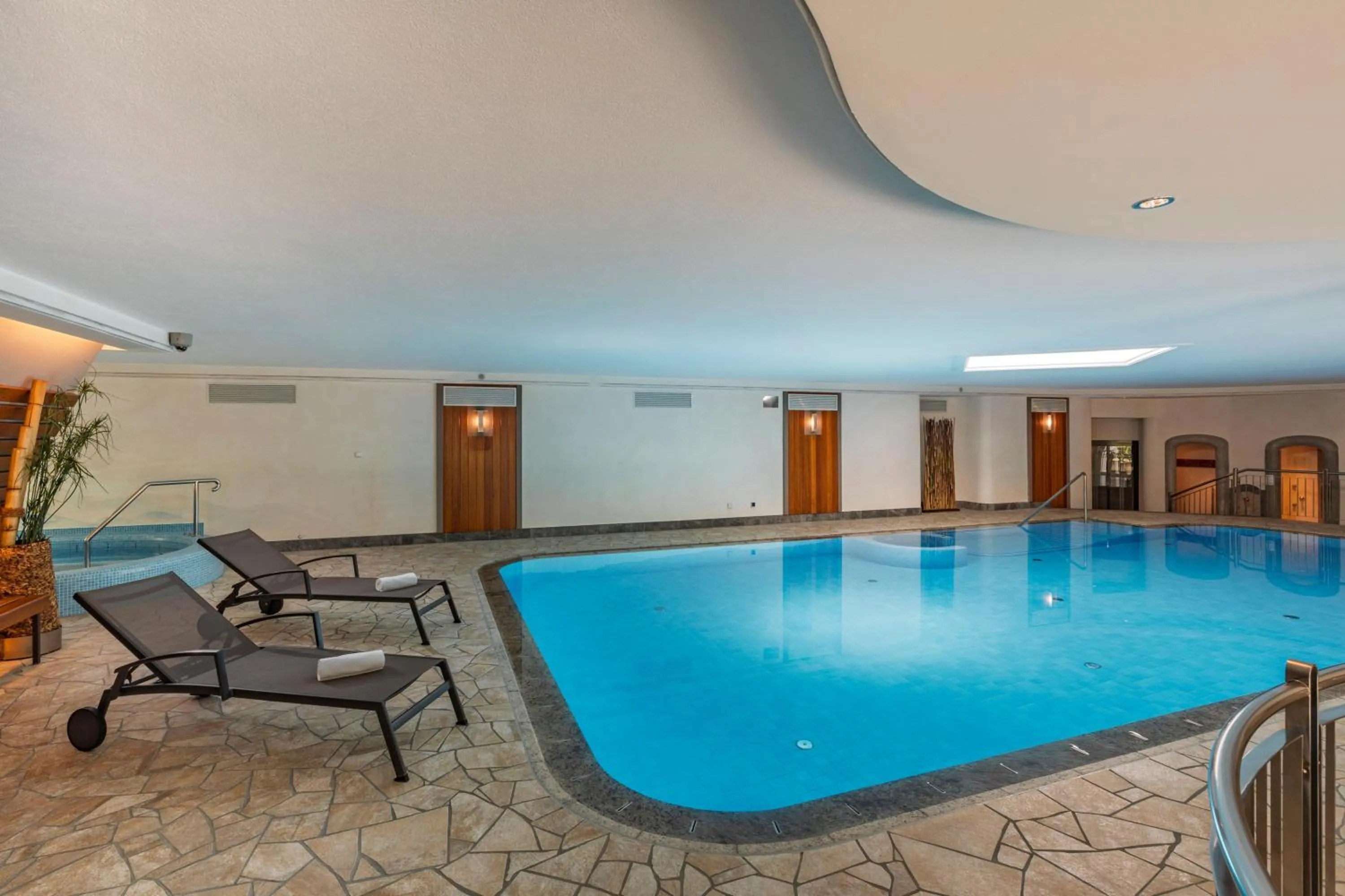 Swimming pool in Hotel Eller