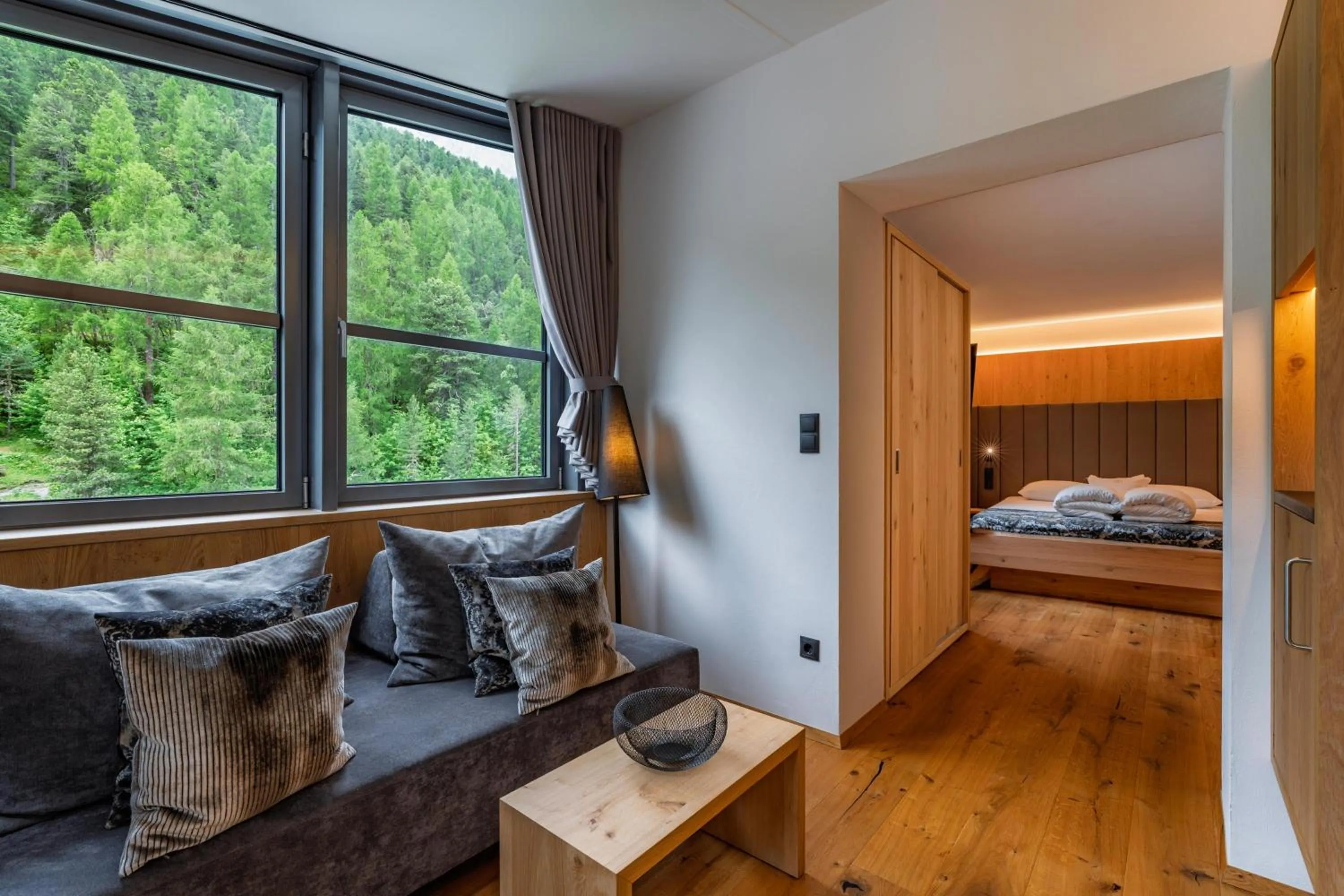 Seating area, Bed in Hotel Eller