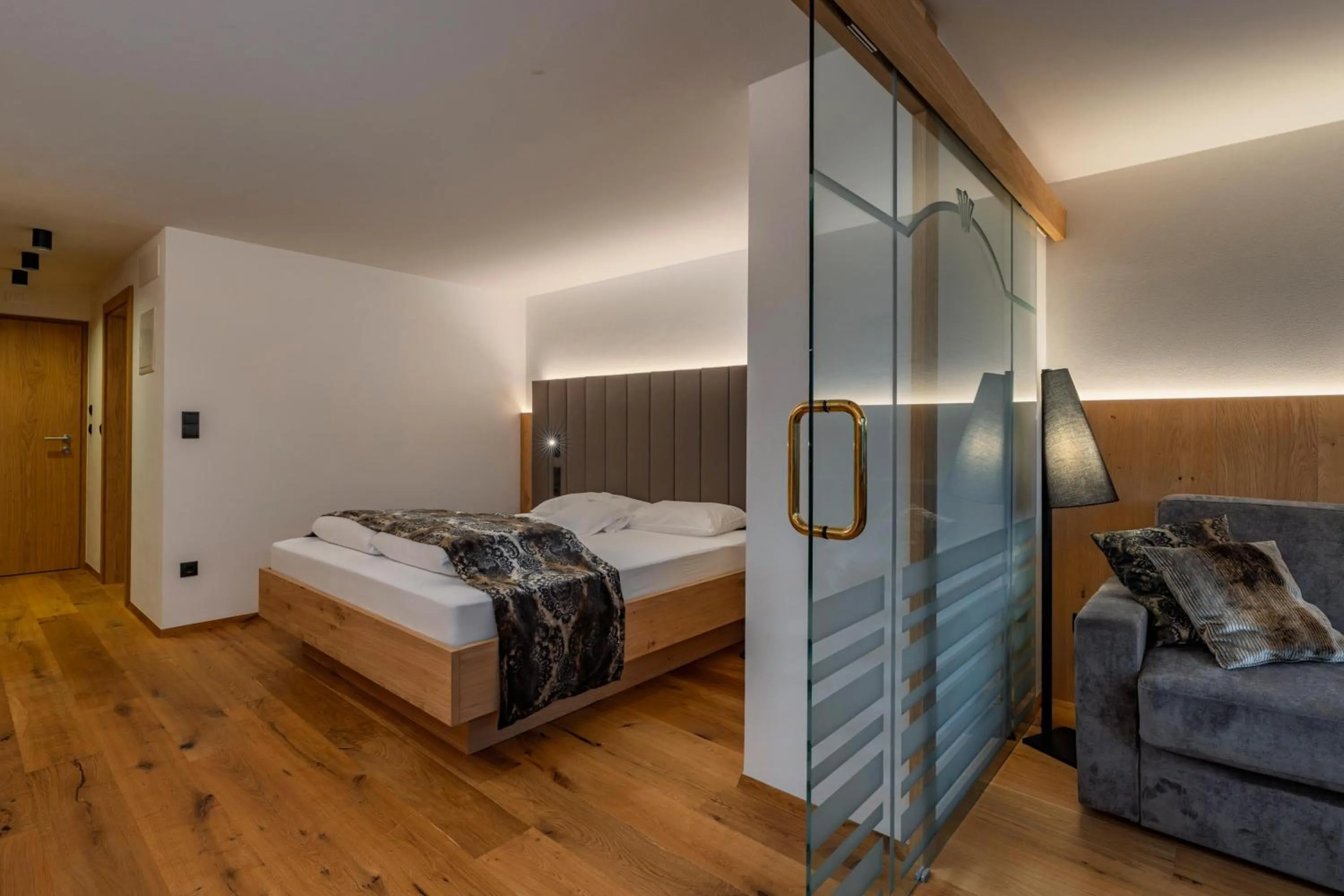 Photo of the whole room, Bed in Hotel Eller