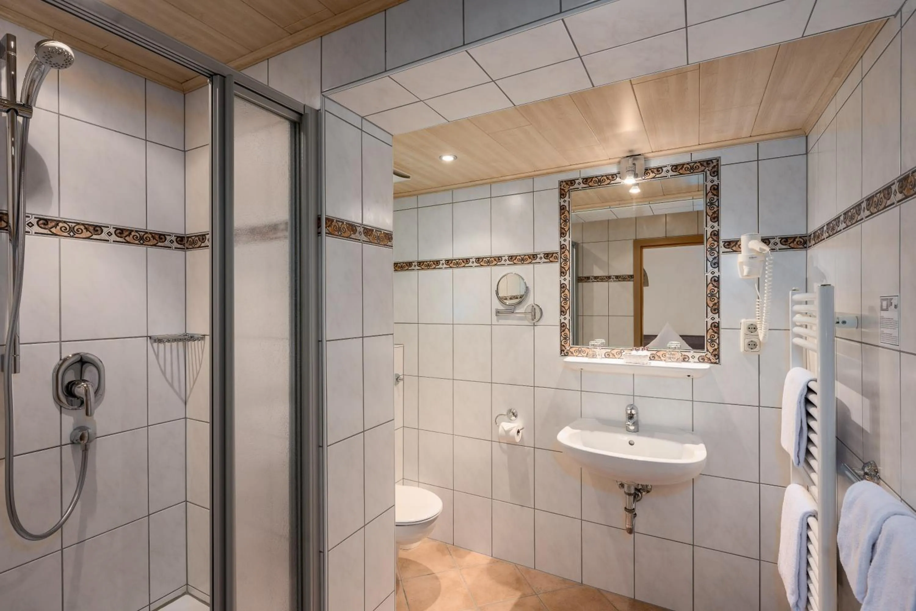 Bathroom in Moselstern Hotel Brixiade &Triton