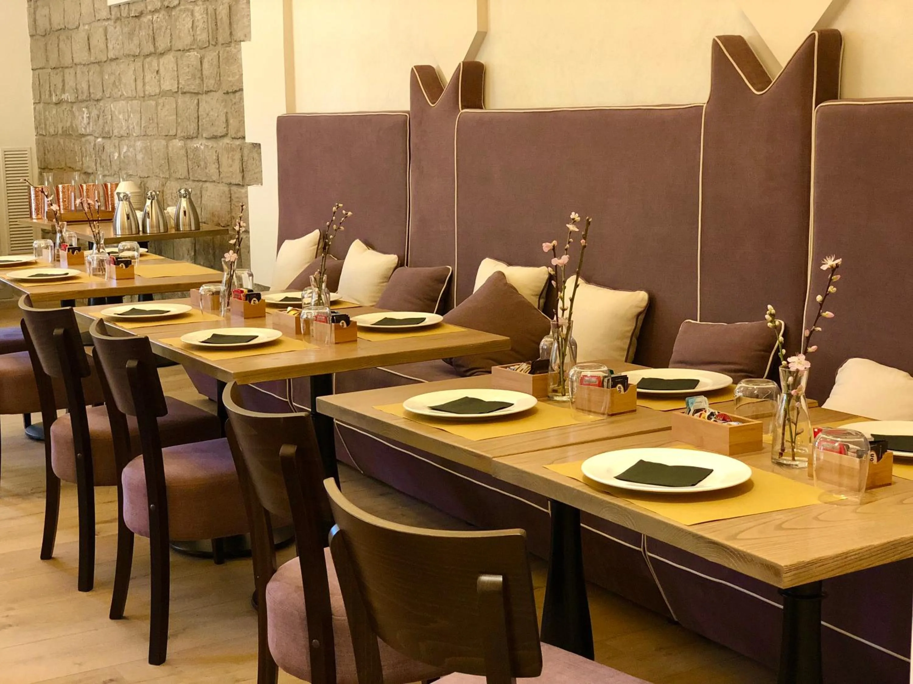 Lounge or bar in Unconventional Sorrento Coast