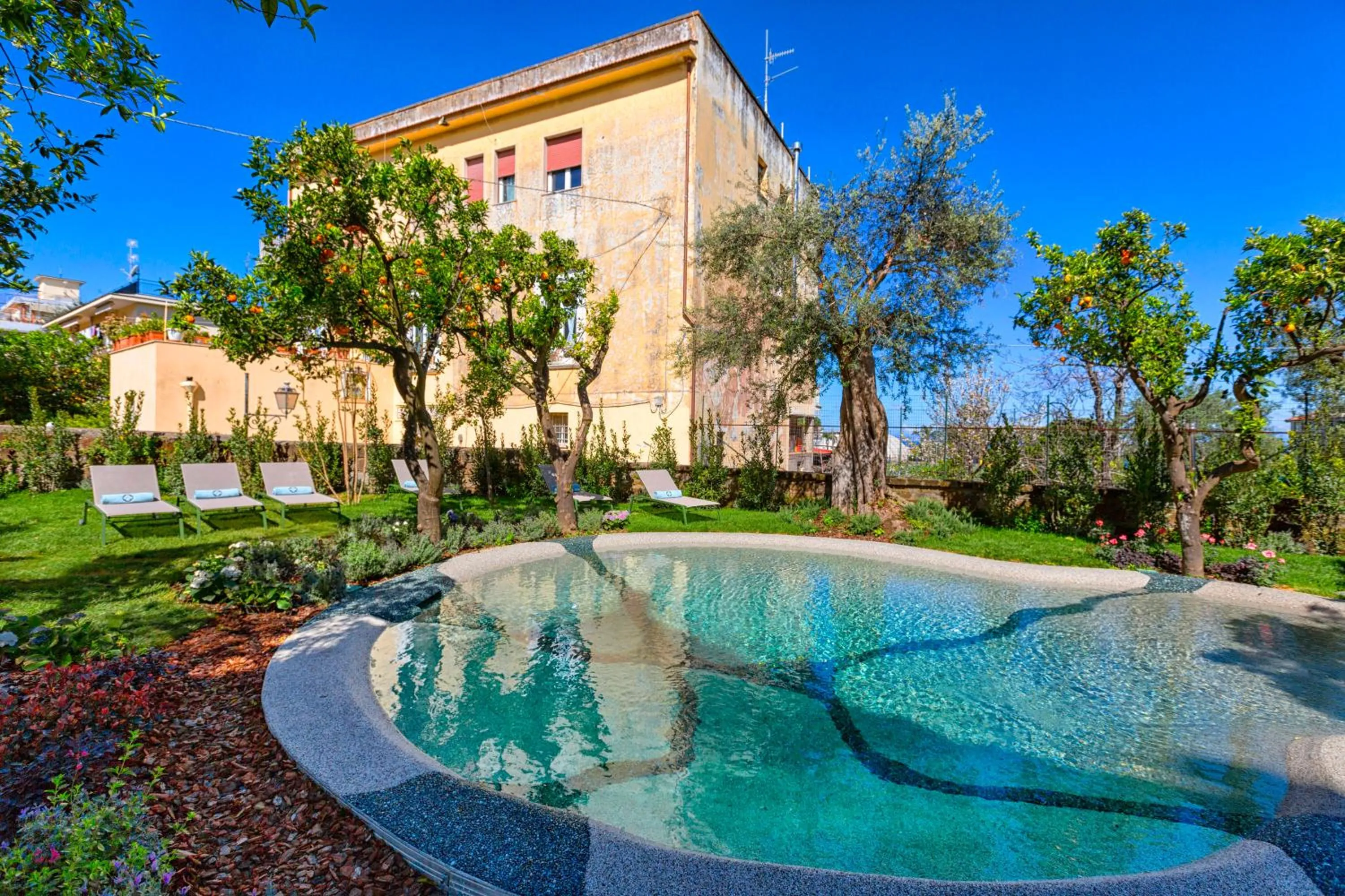 Garden in Unconventional Sorrento Coast