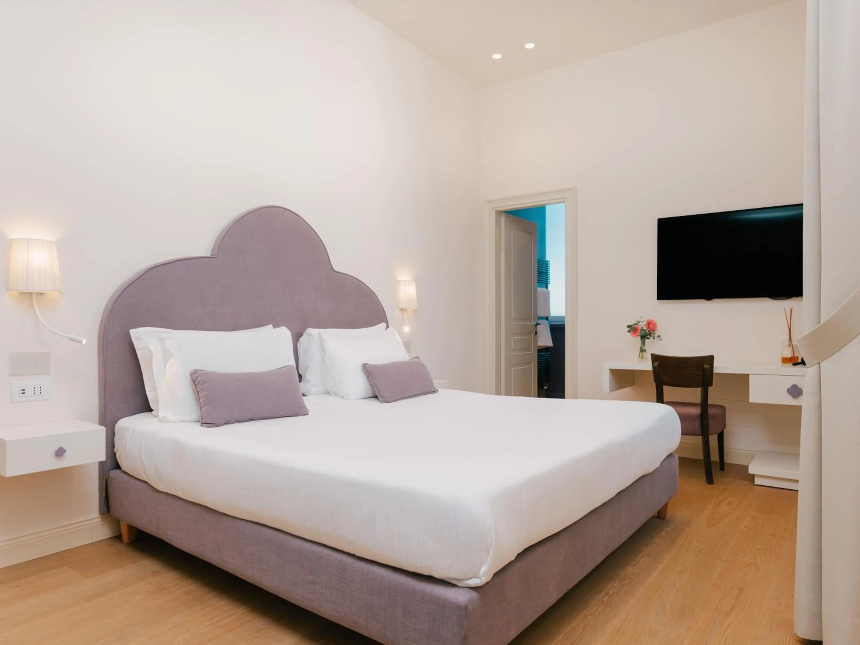 Bed in Unconventional Sorrento Coast