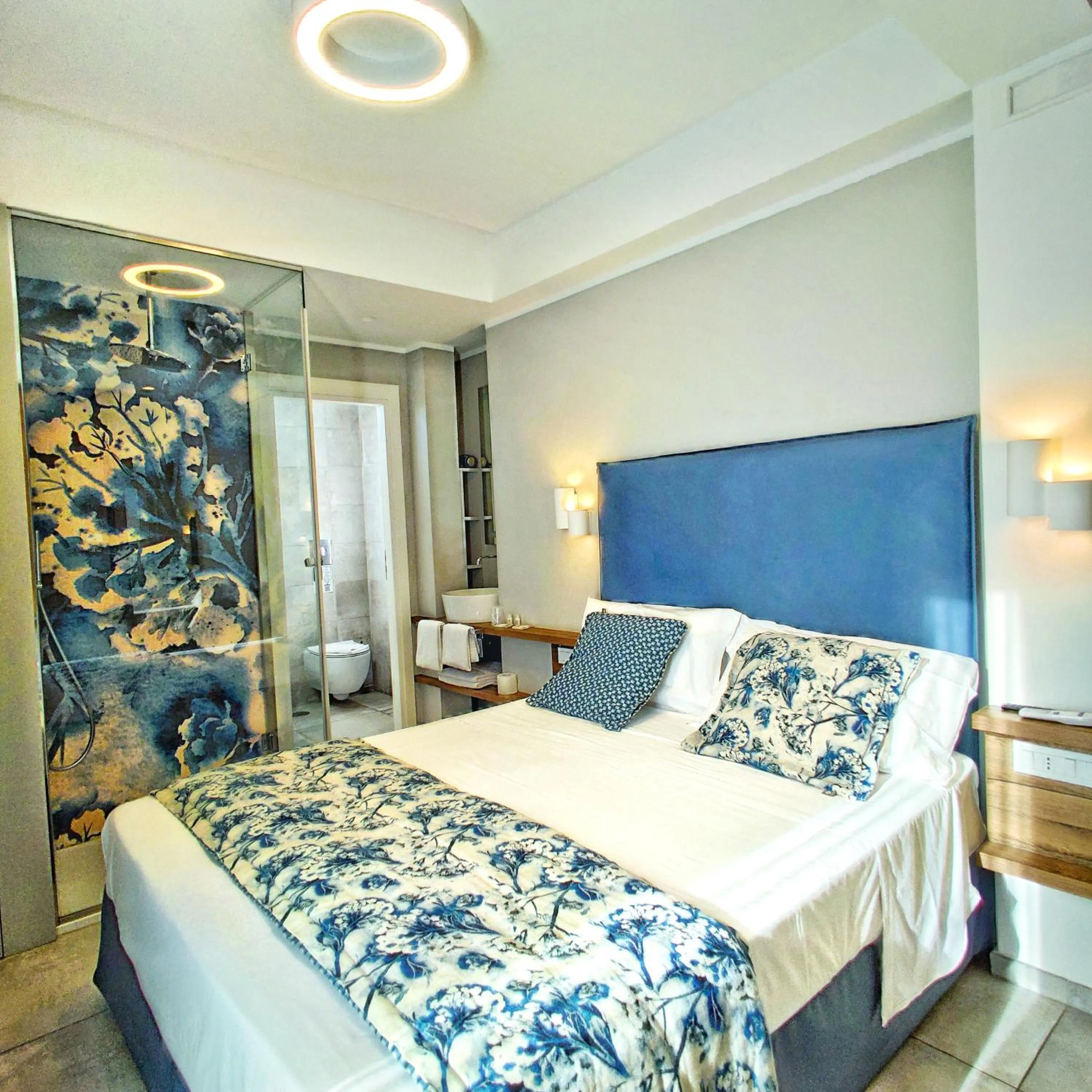 Bed in Piccolo Hotel