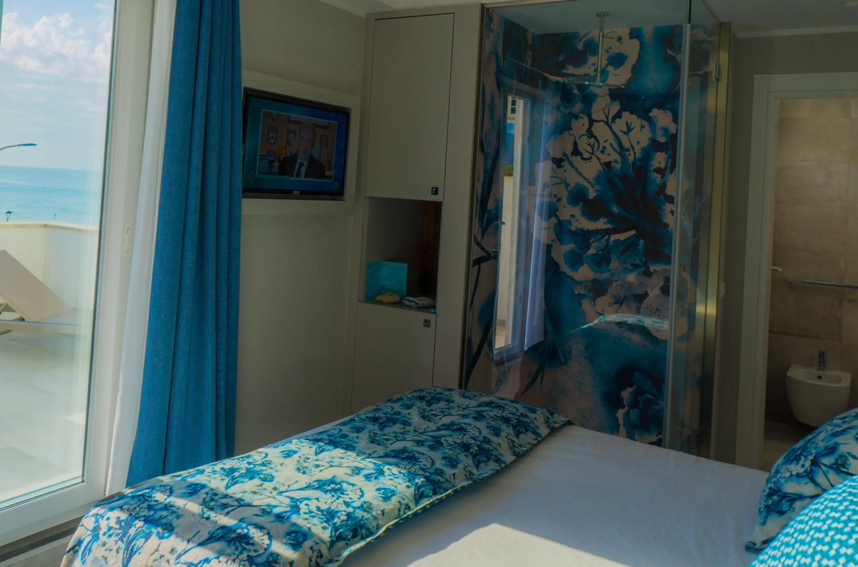 Shower in Piccolo Hotel