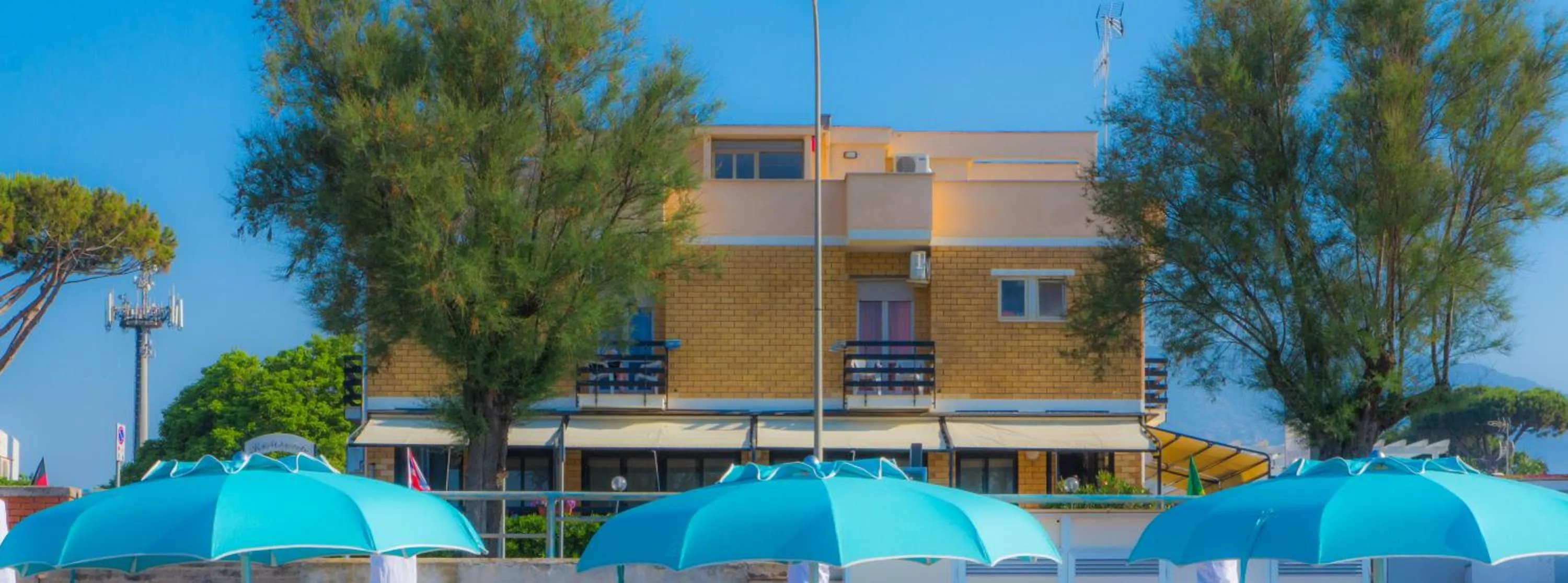 Beach in Piccolo Hotel