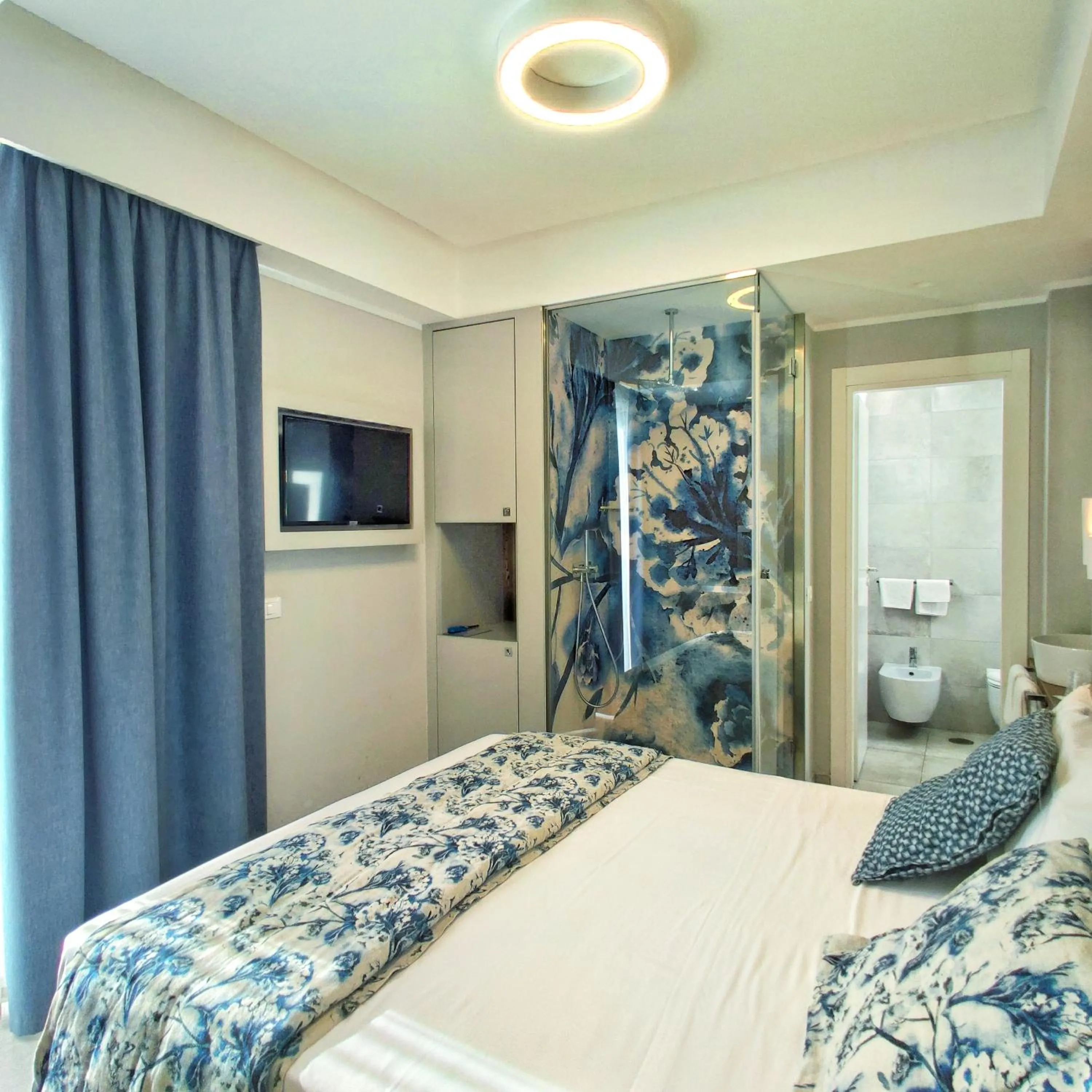 Bedroom in Piccolo Hotel