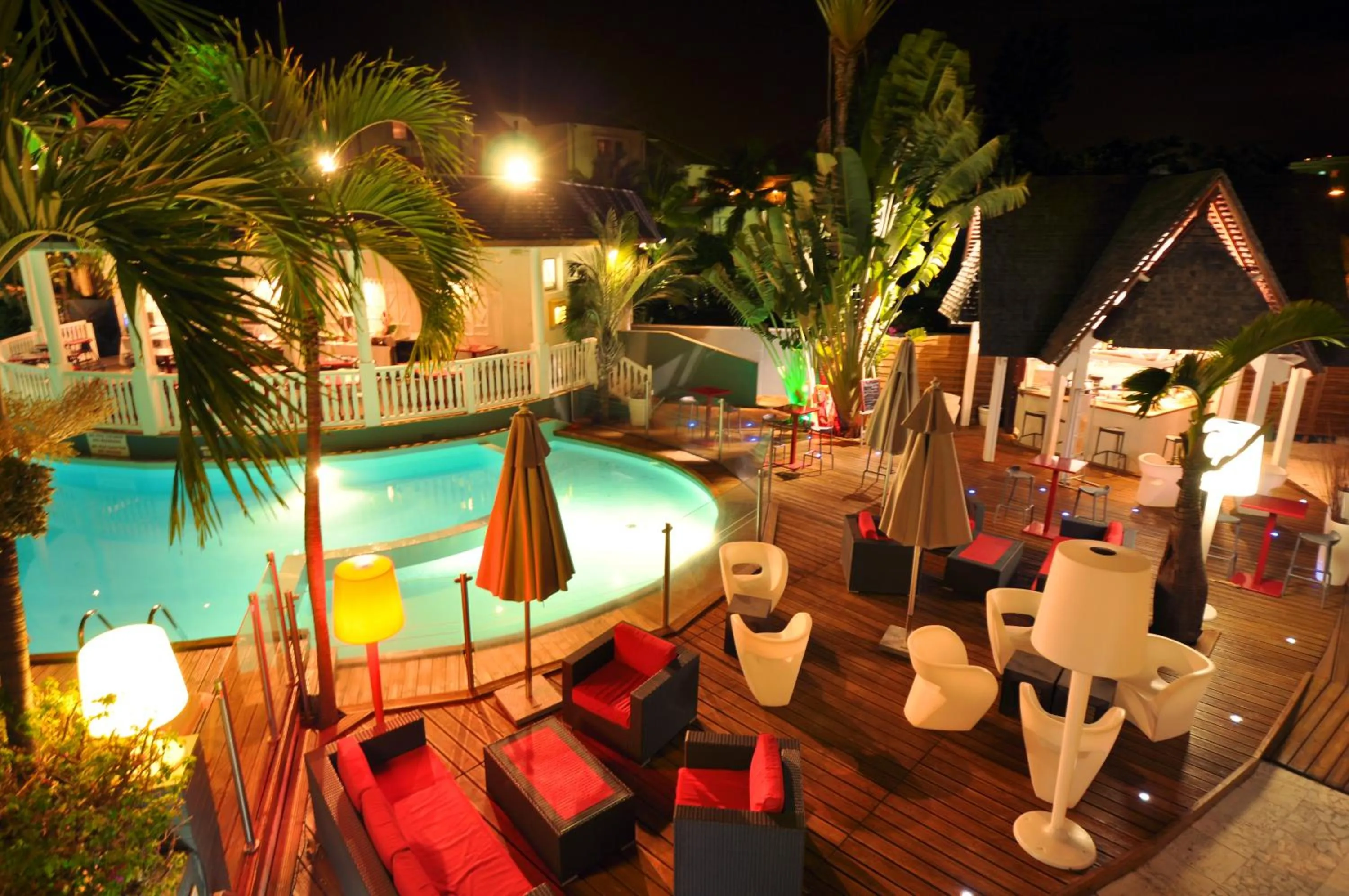 Lounge or bar, Swimming Pool in Ermitage Boutik Hotel/ Blue Beach