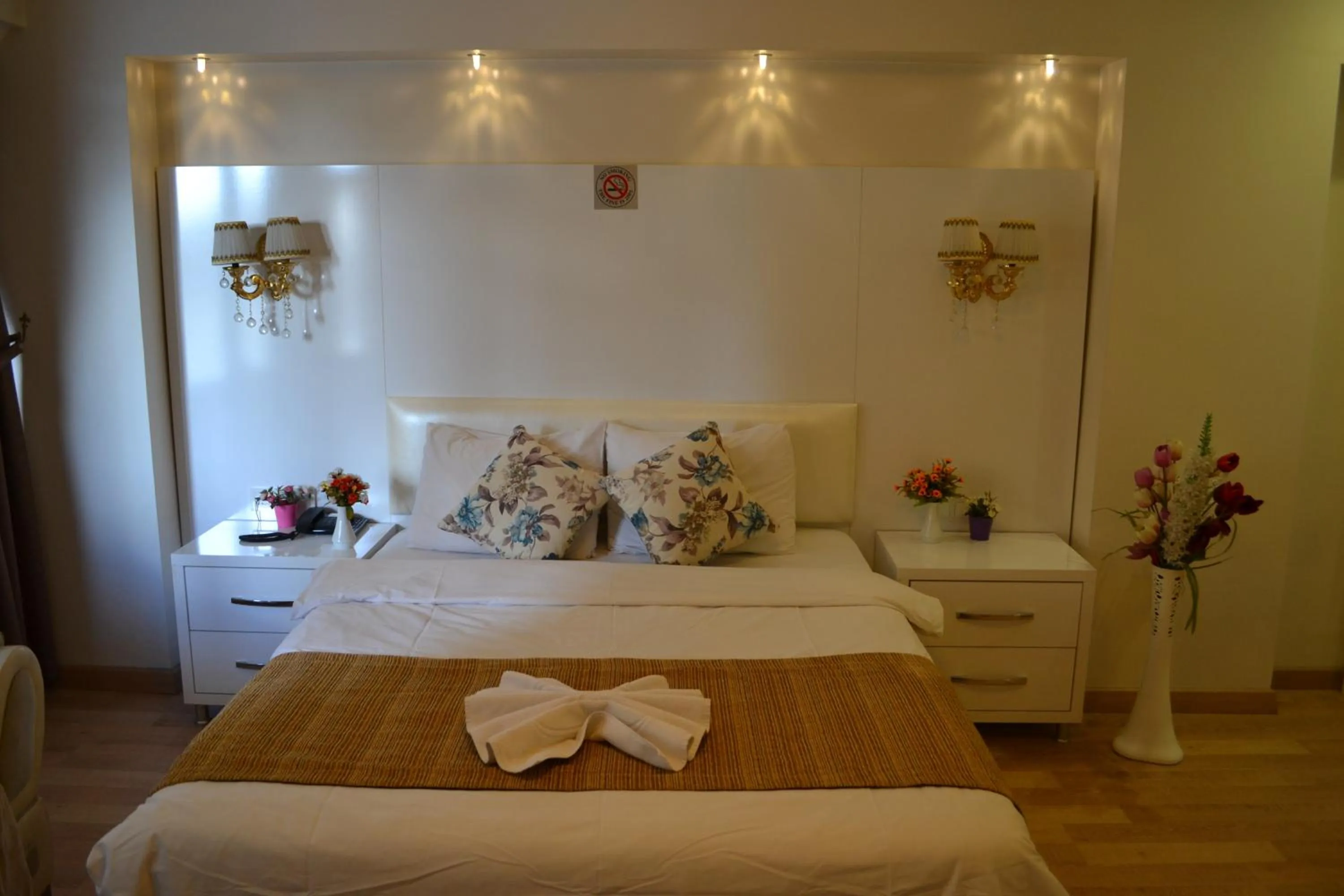 Bedroom, Bed in Peradise Hotel