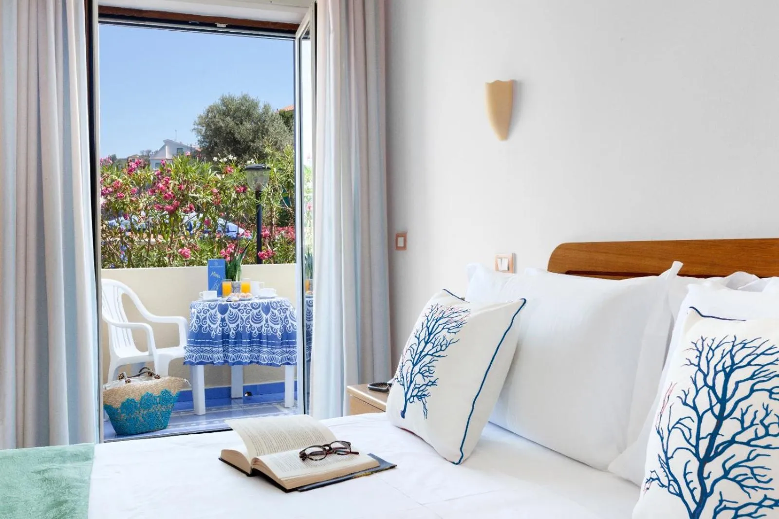 Bed in Hotel Piccolo Paradiso