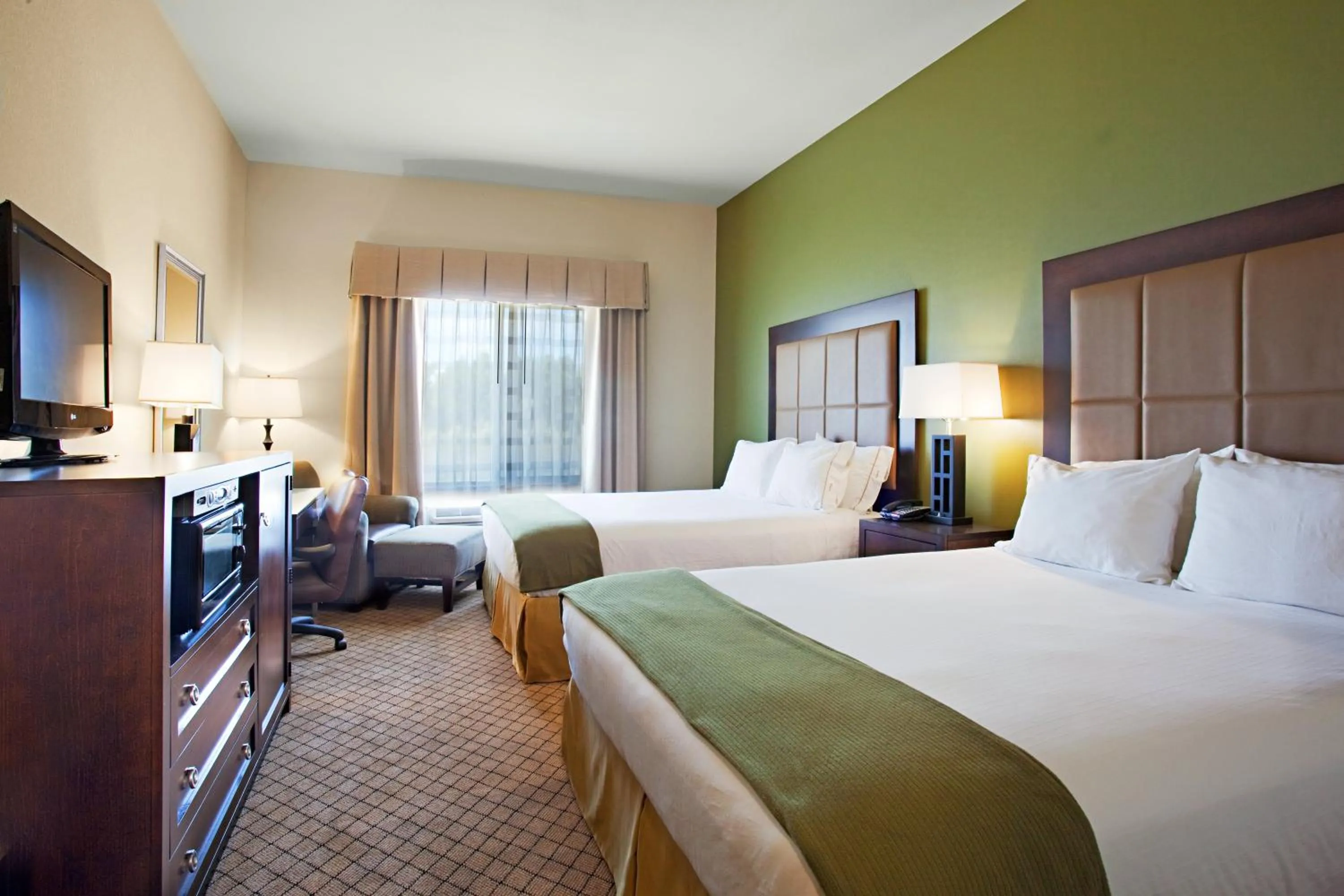 Photo of the whole room, Bed in Holiday Inn Express Hotel & Suites Silt - Rifle by IHG
