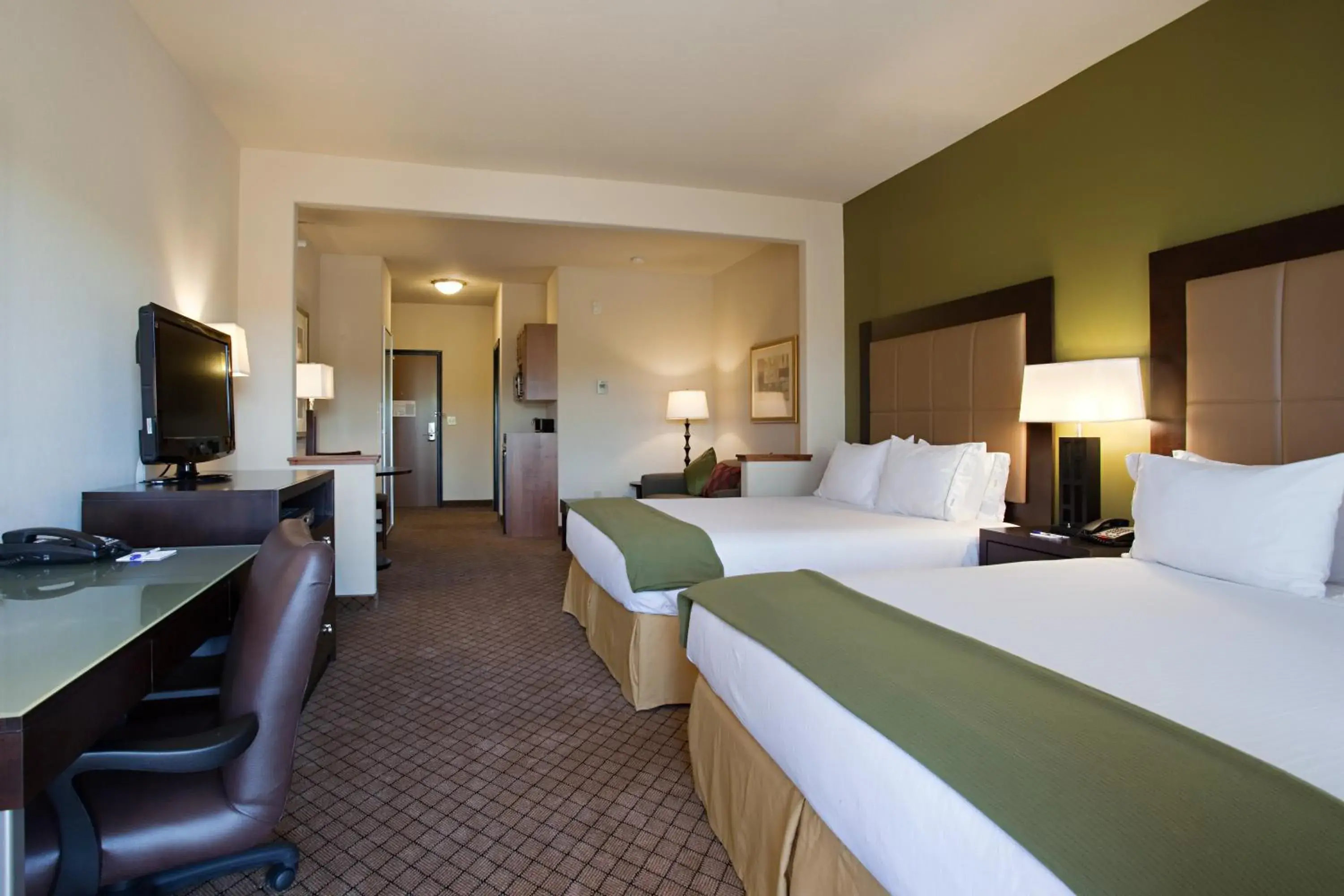 Standard Queen Room with Two Queen Beds in Holiday Inn Express Hotel & Suites Silt - Rifle by IHG Standard Queen Room with Two Queen Beds in Holiday Inn Express Hotel & Suites Silt - Rifle by IHG