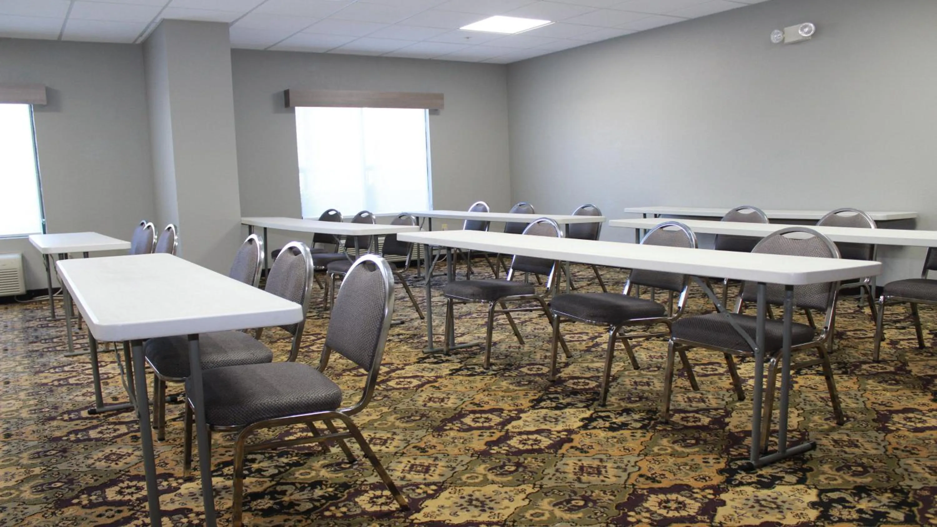 Meeting/conference room in Holiday Inn Express & Suites Wilson-Downtown by IHG