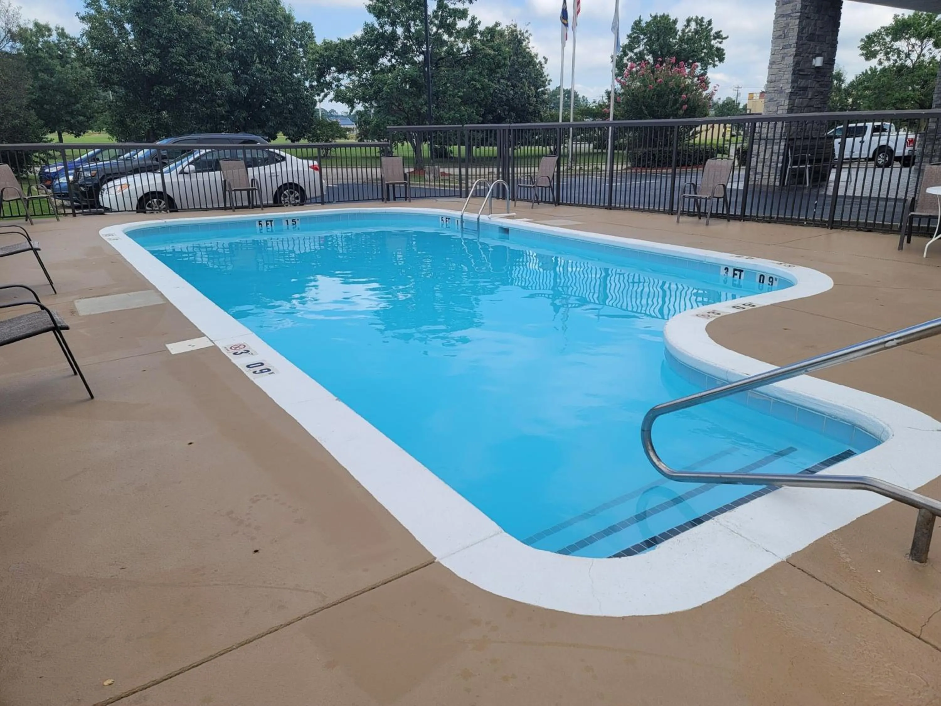 Swimming pool in Holiday Inn Express & Suites Wilson-Downtown by IHG