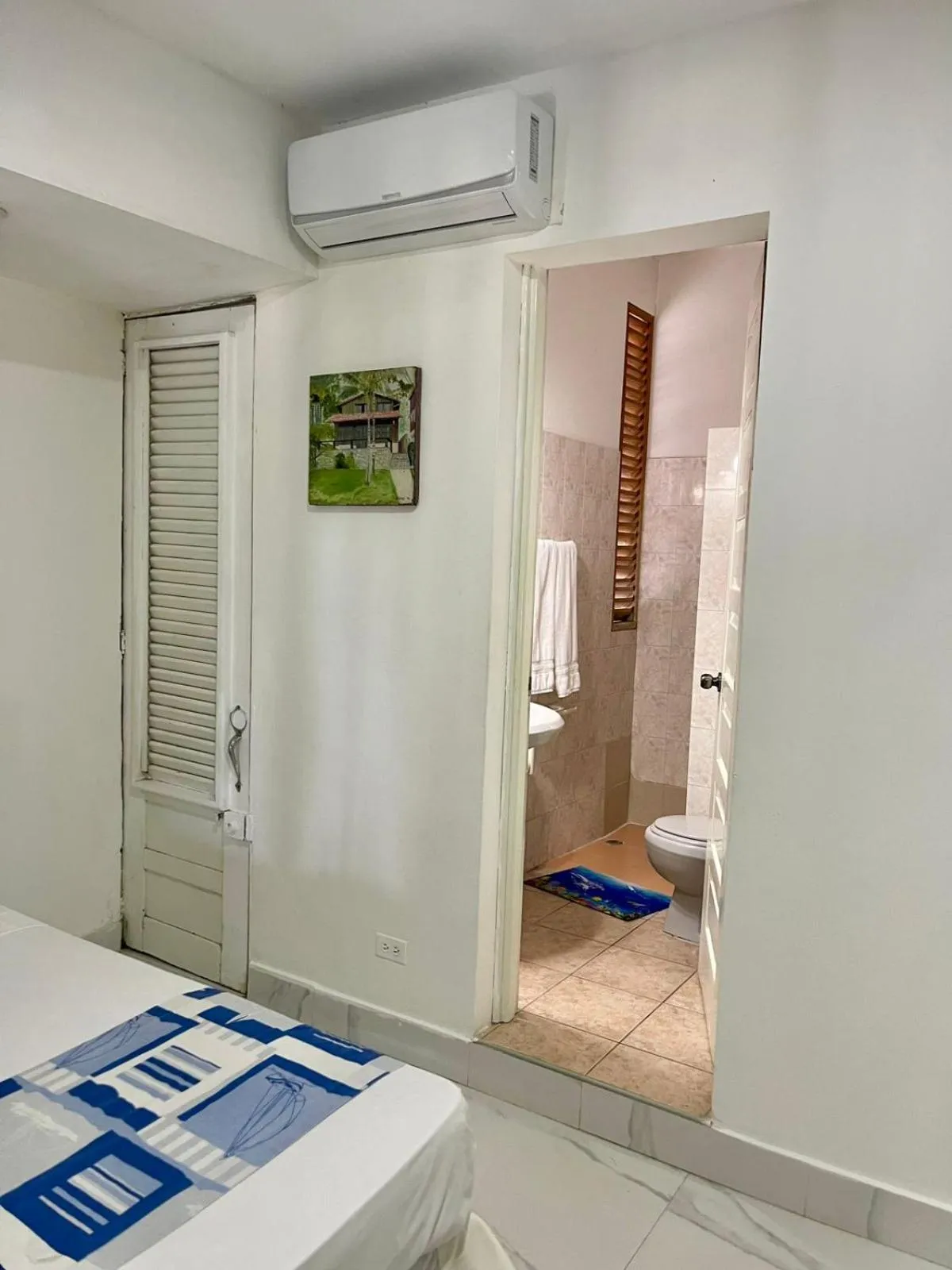 air conditioner, Bed in Hotel Neptuno Refugio