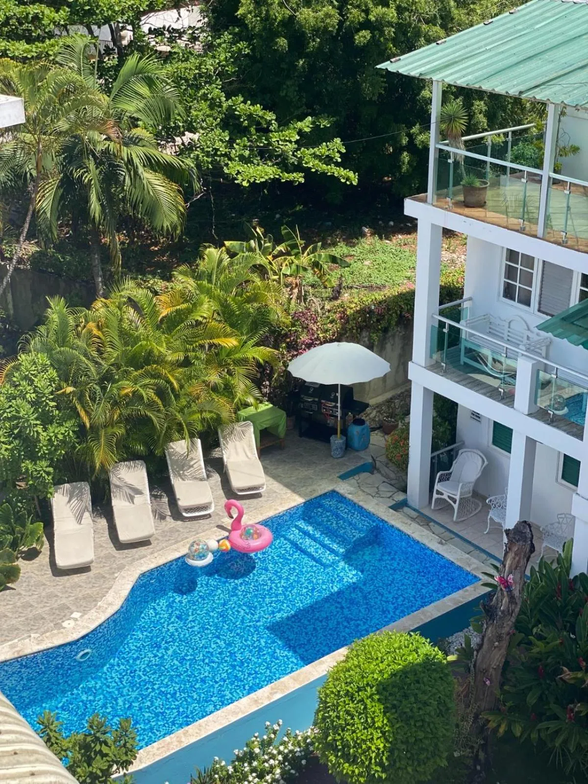 Swimming pool in Hotel Neptuno Refugio