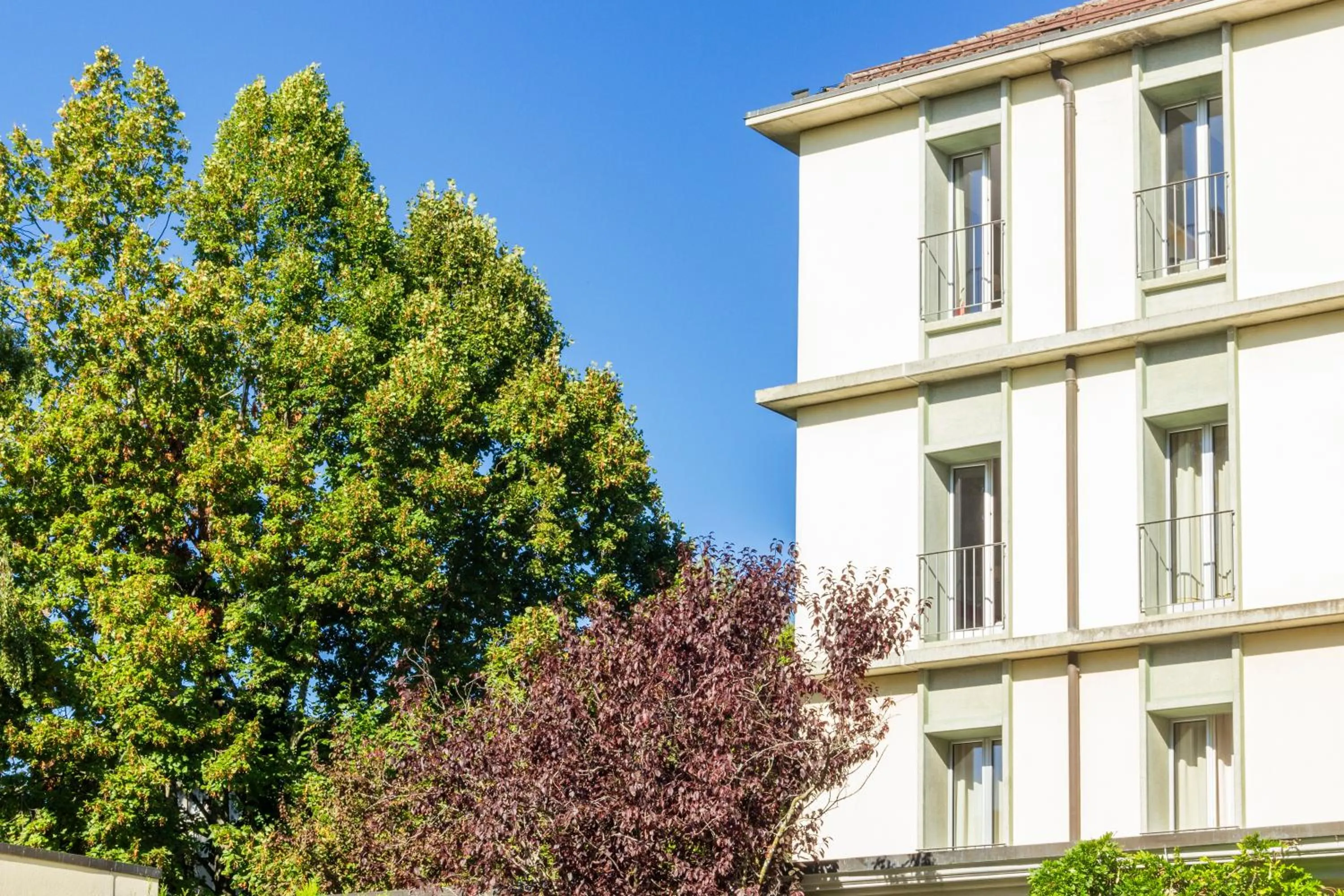 Property building in Hotel La Longeraie