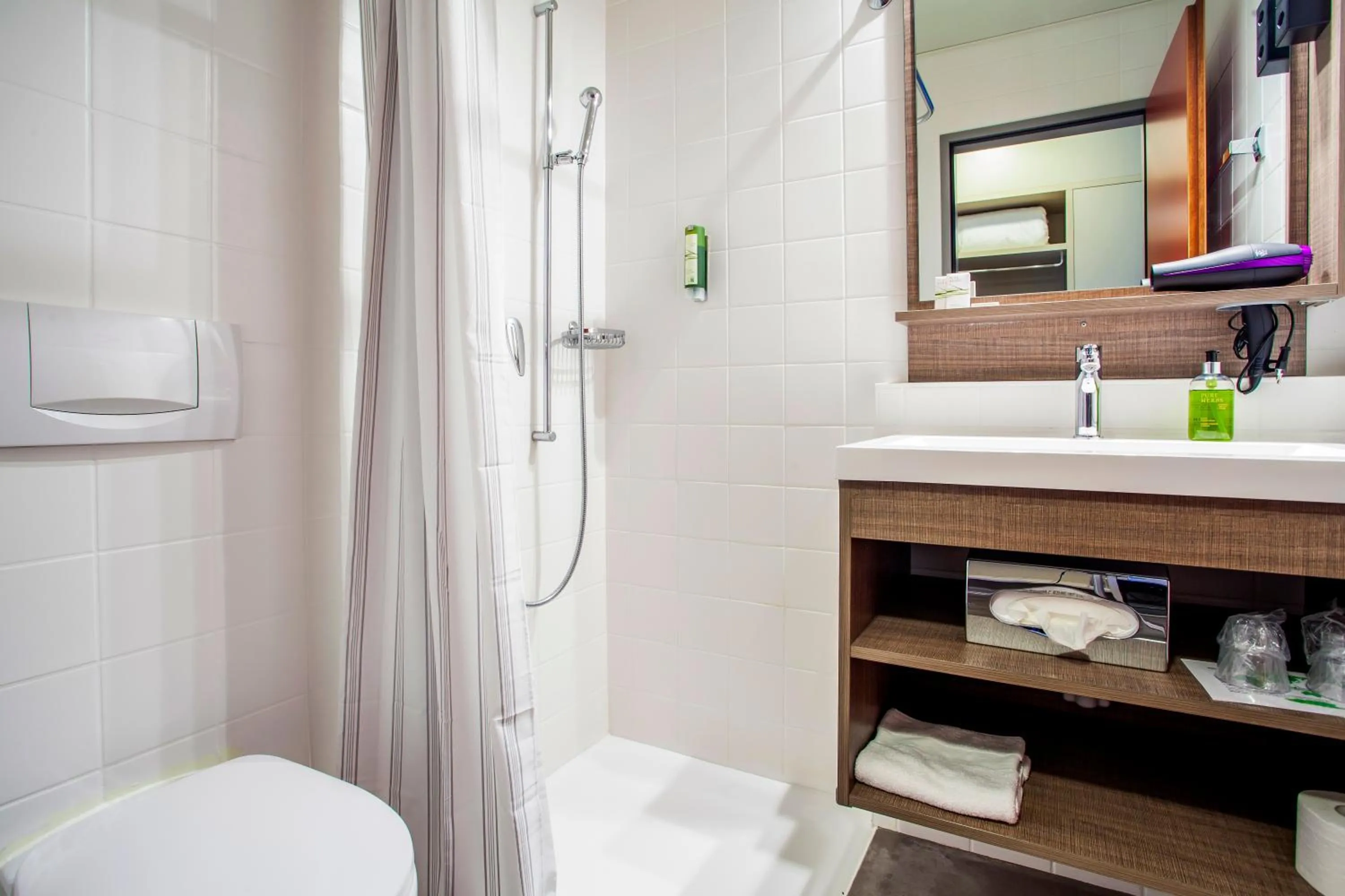 Shower in Hotel La Longeraie