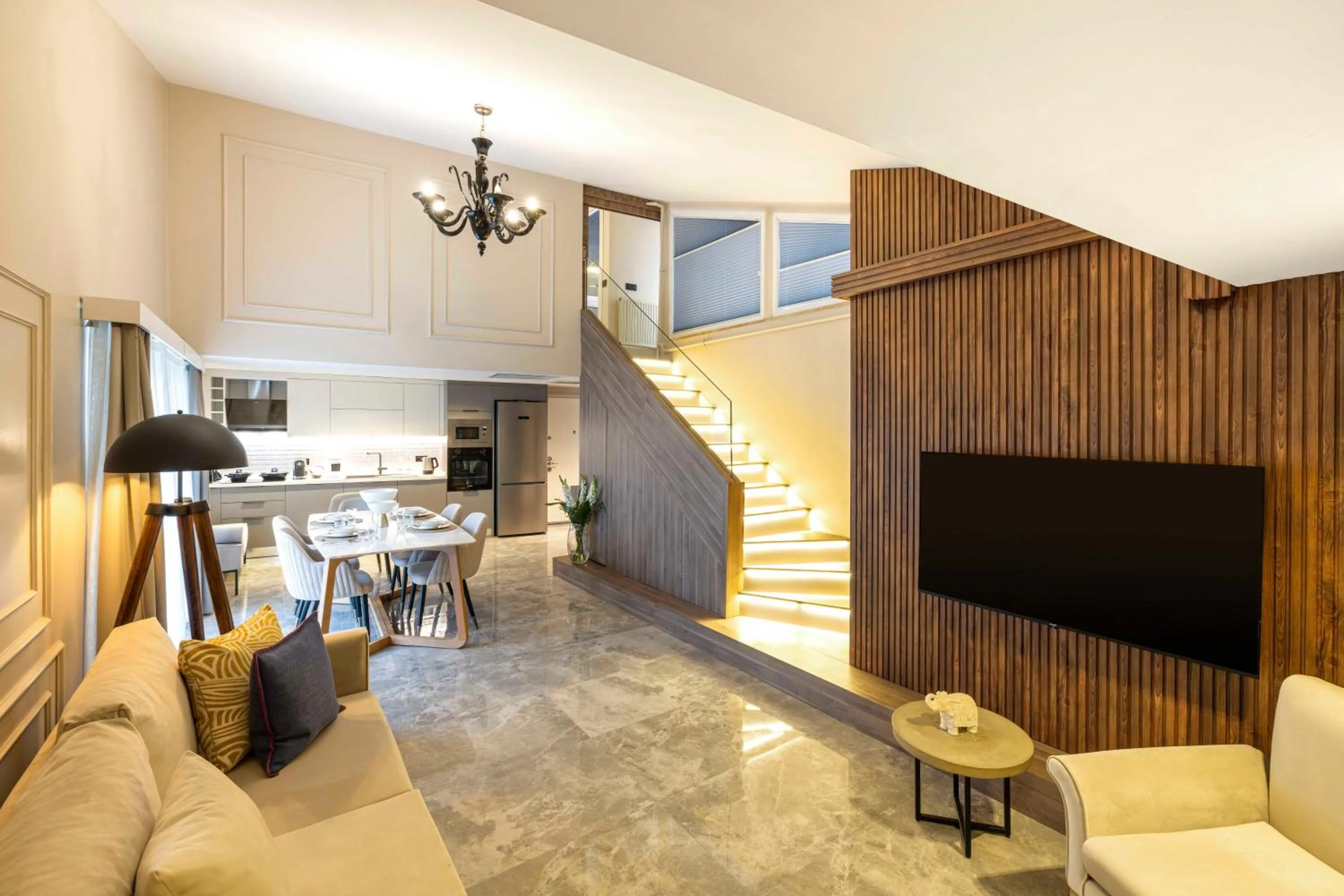 Communal lounge/ TV room in Nardi Nişantaşı