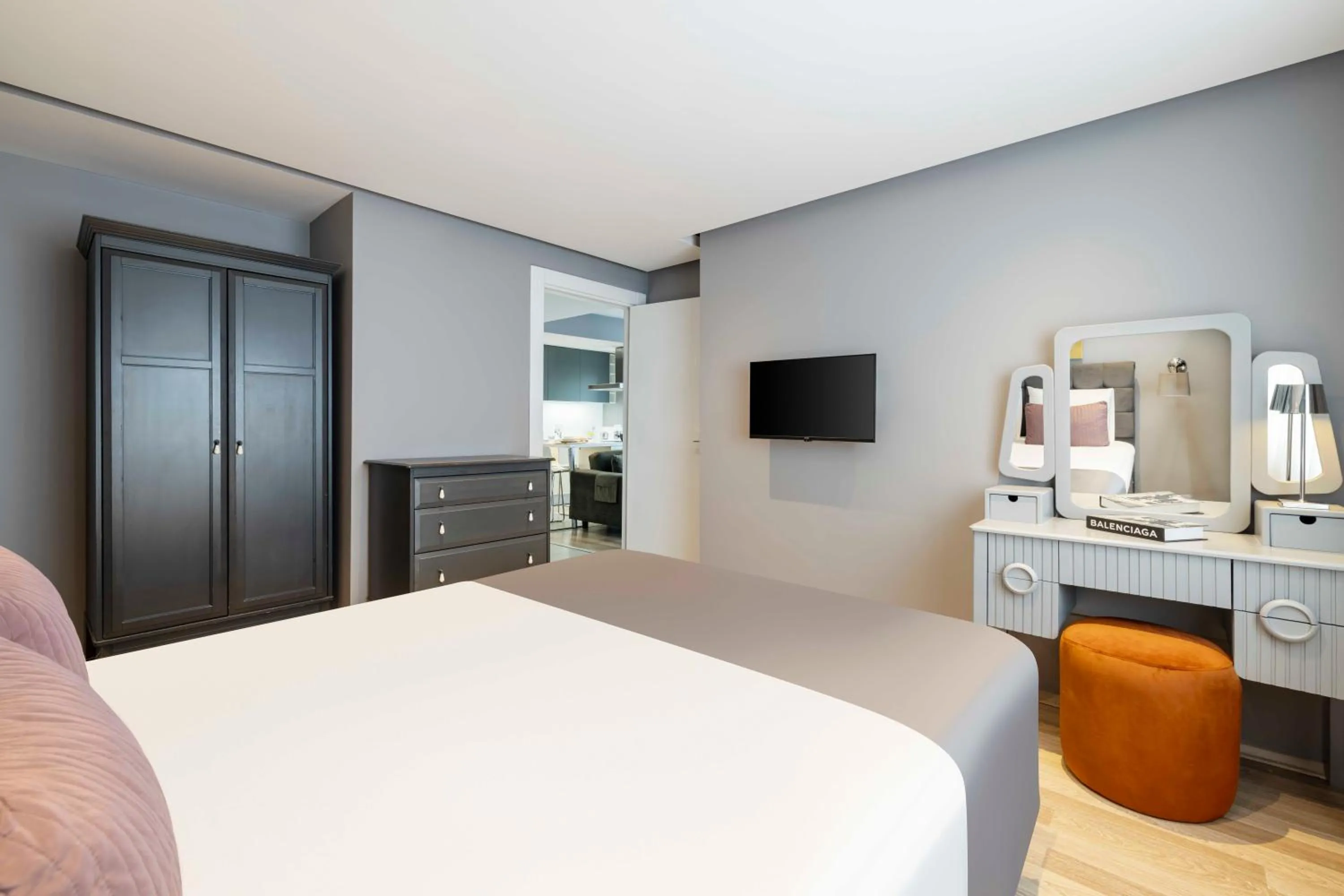 Bed in Nardi Nişantaşı