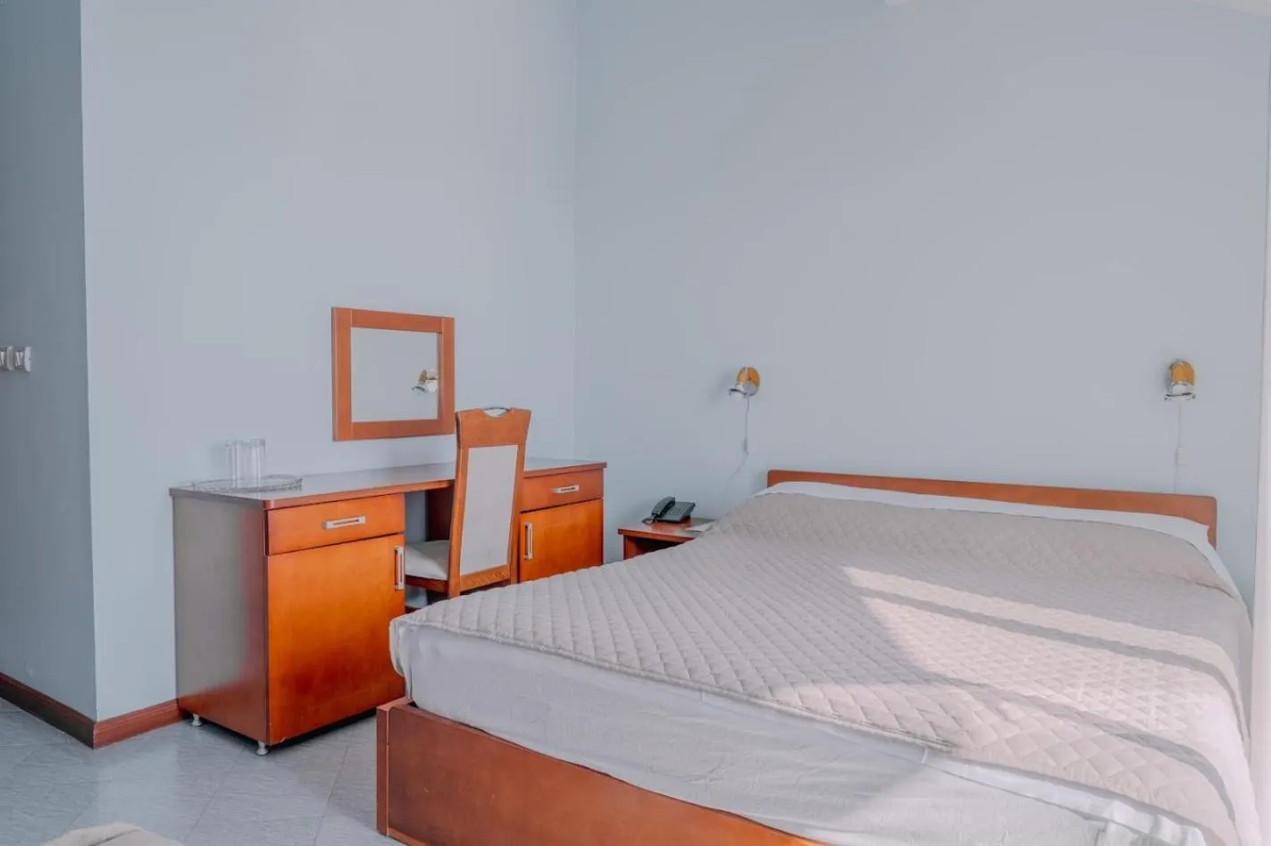 Photo of the whole room, Bed in Hotel R