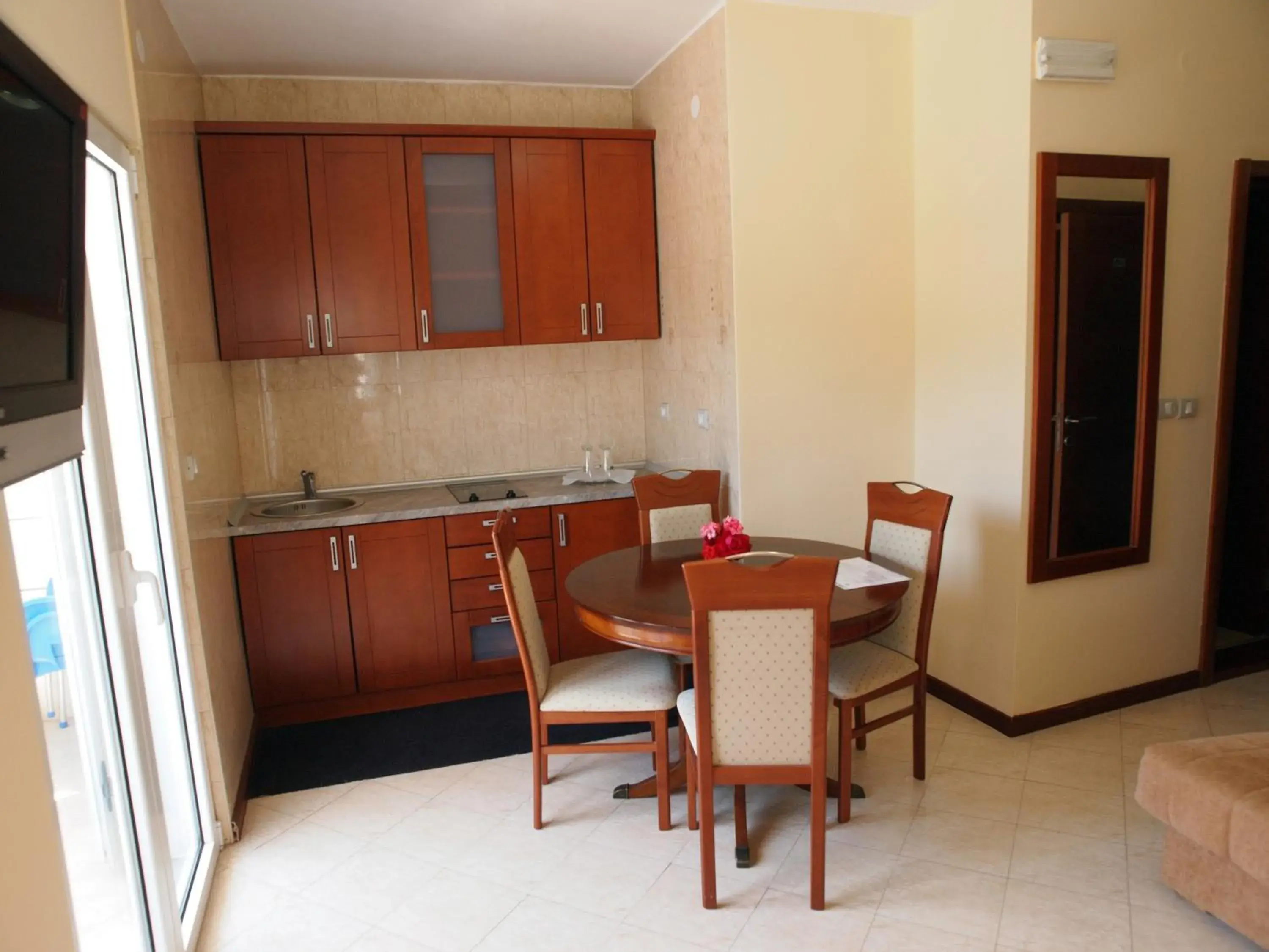 Two-Bedroom Apartment with Sea View in Hotel R Two-Bedroom Apartment with Sea View in Hotel R