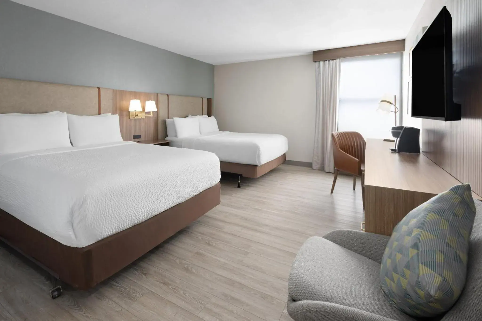 Queen Room with Two Queen Beds and Mobility Accessible Tub in Holiday Inn Roanoke - Tanglewood Route 419 & I 581 by IHG Queen Room with Two Queen Beds and Mobility Accessible Tub in Holiday Inn Roanoke - Tanglewood Route 419 & I 581 by IHG