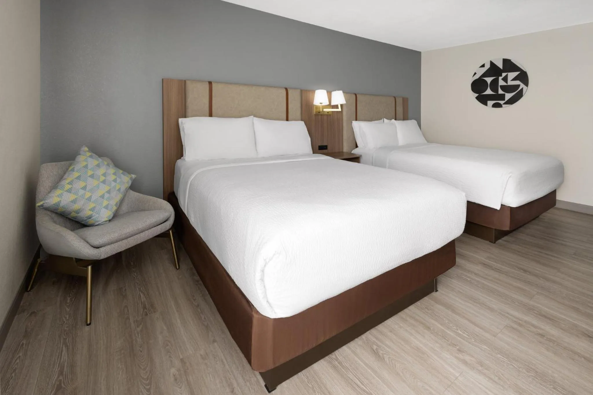 Photo of the whole room, Bed in Holiday Inn Roanoke - Tanglewood Route 419 & I 581 by IHG