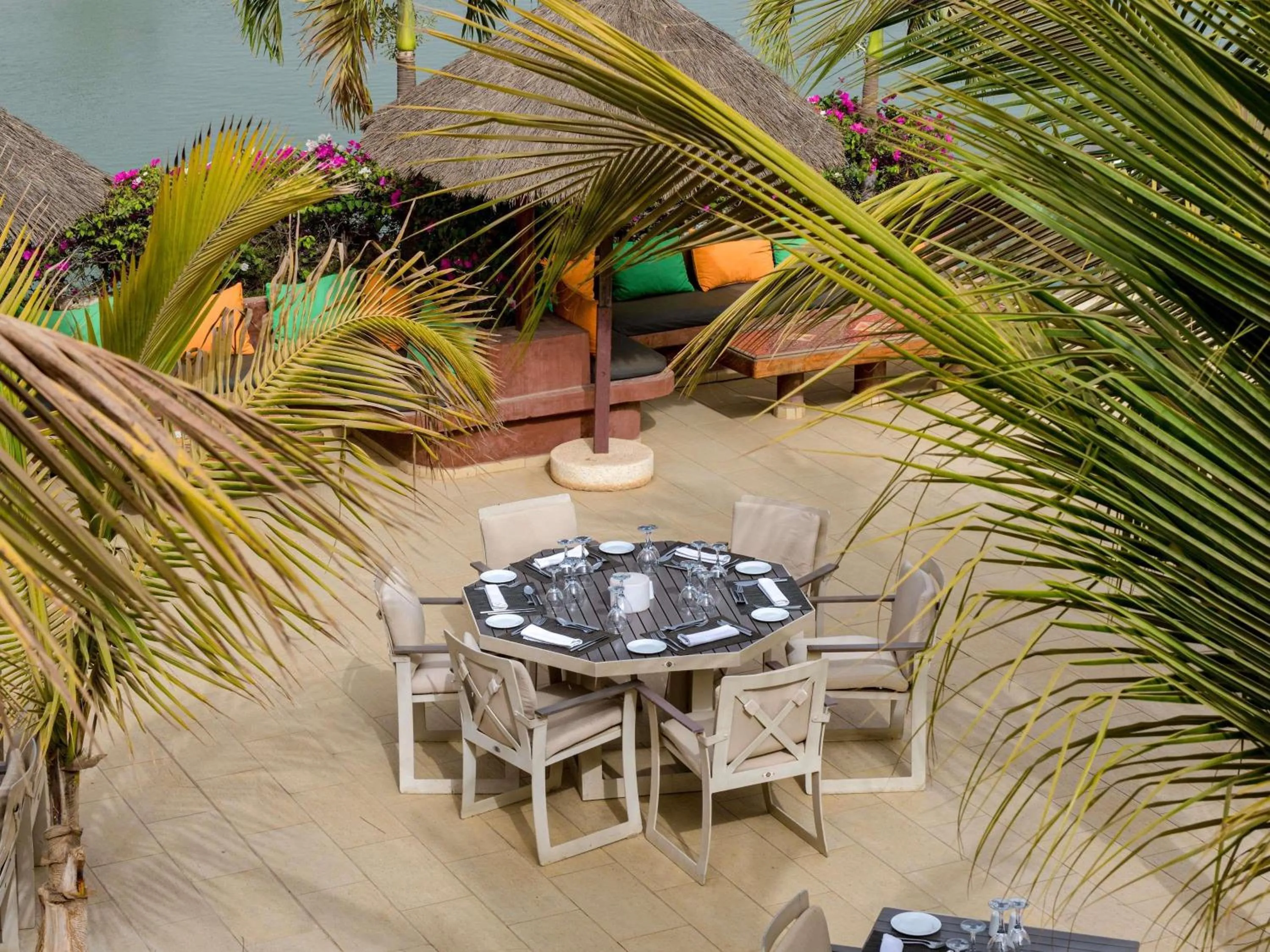 Lounge or bar in Movenpick Resort Lamantin Saly